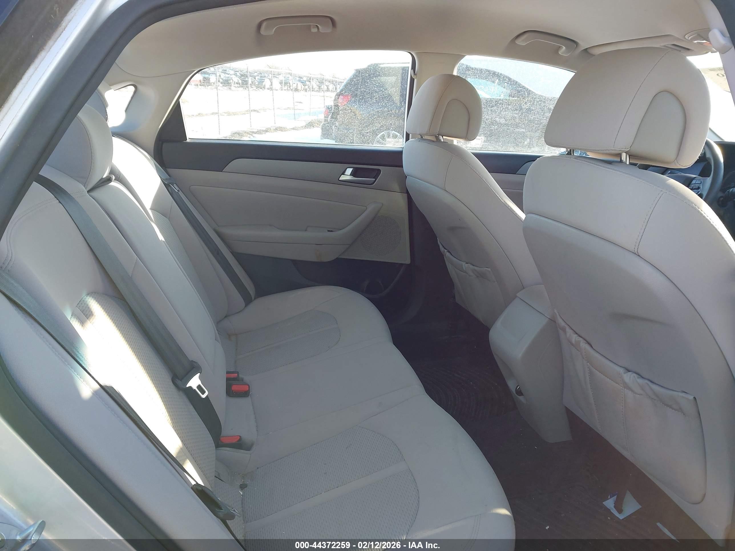 HYUNDAI SONATA image 8
