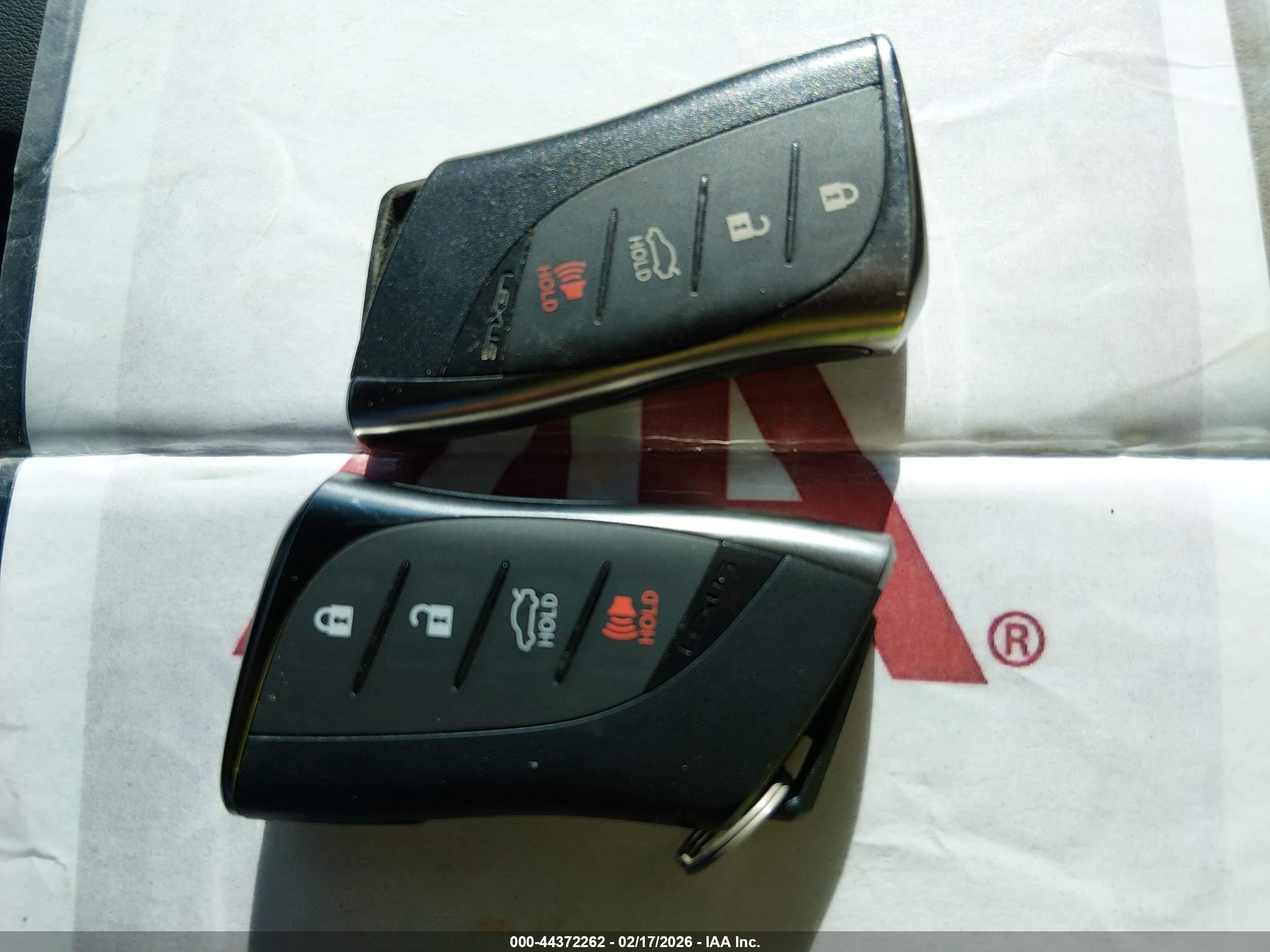 LEXUS ES image 11