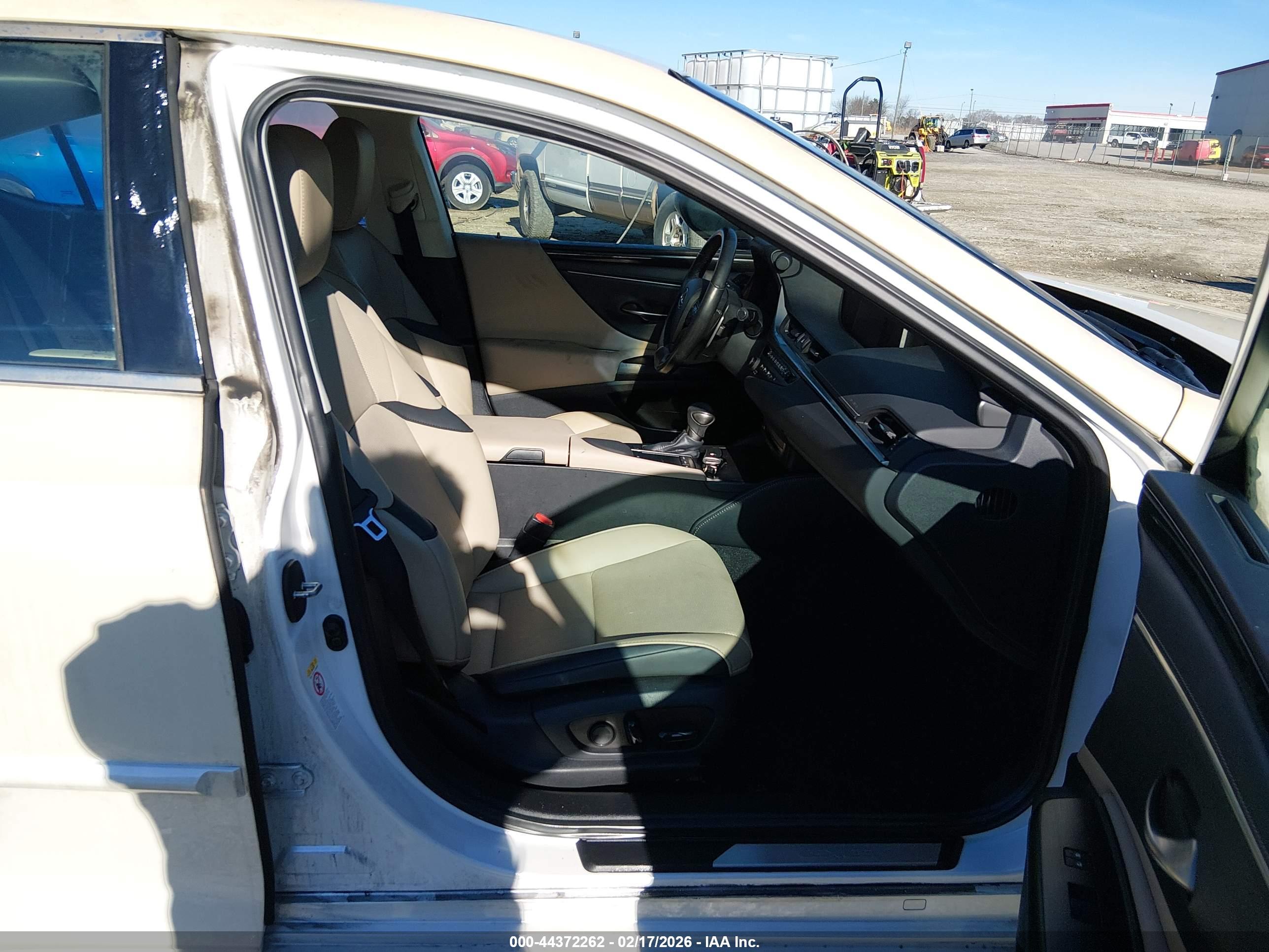 LEXUS ES image 5