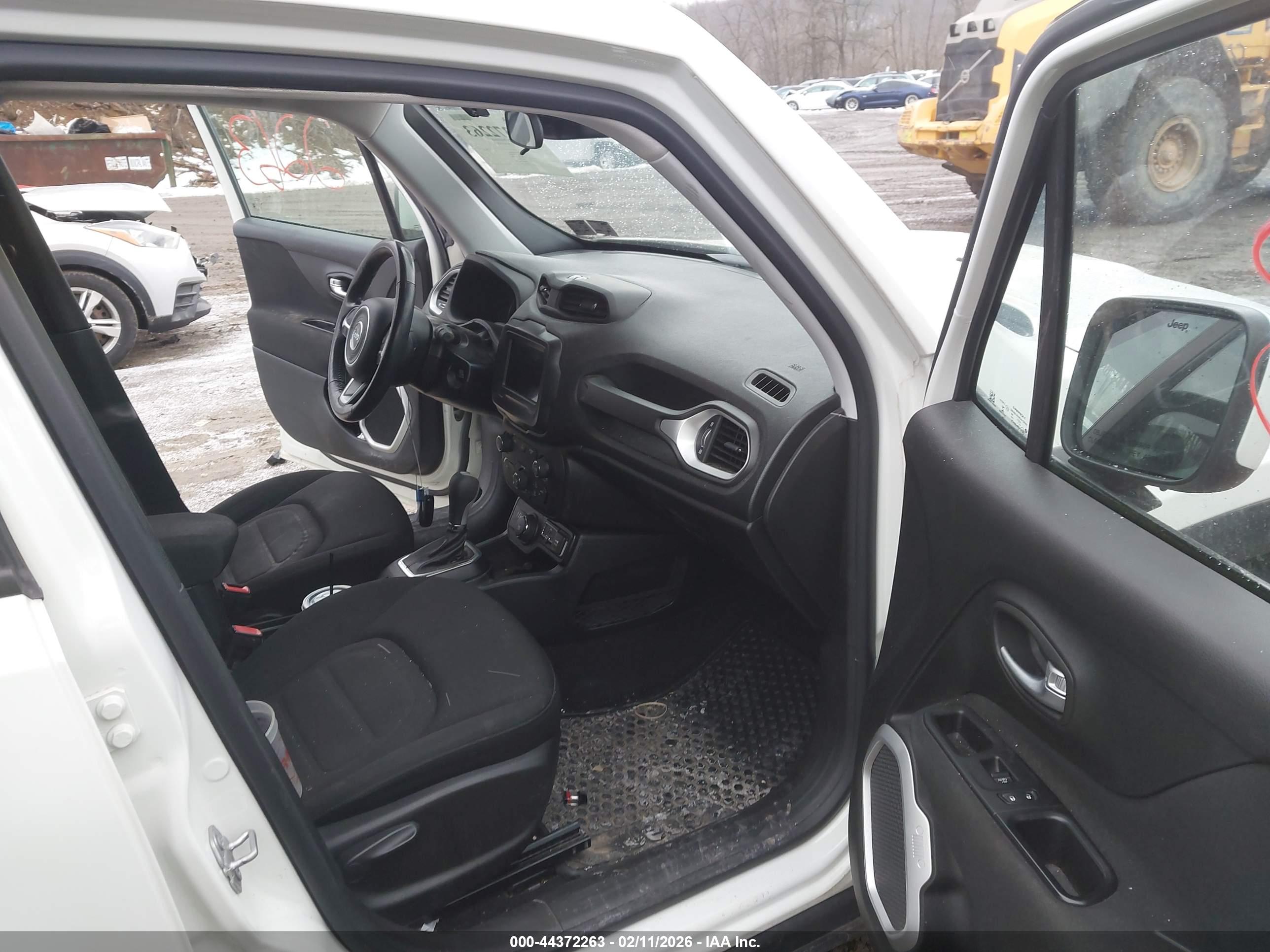 JEEP RENEGADE image 5