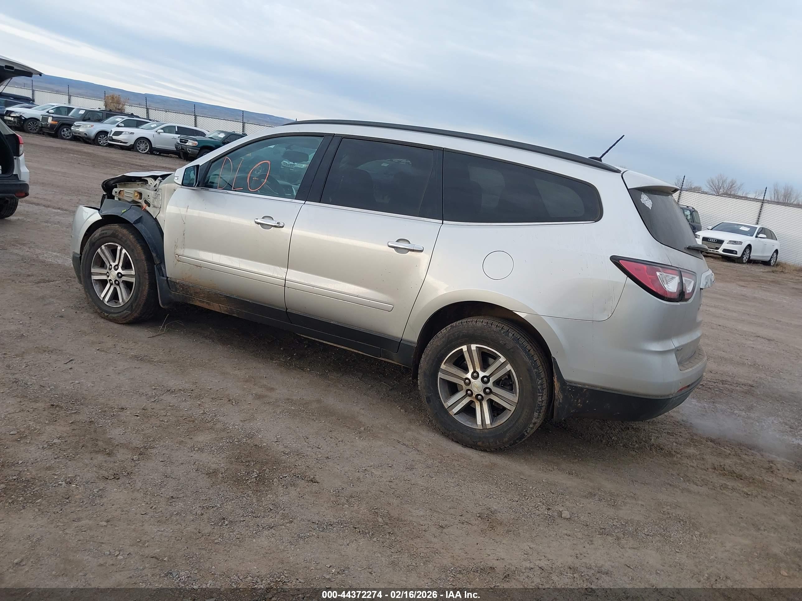 CHEVROLET TRAVERSE image 3