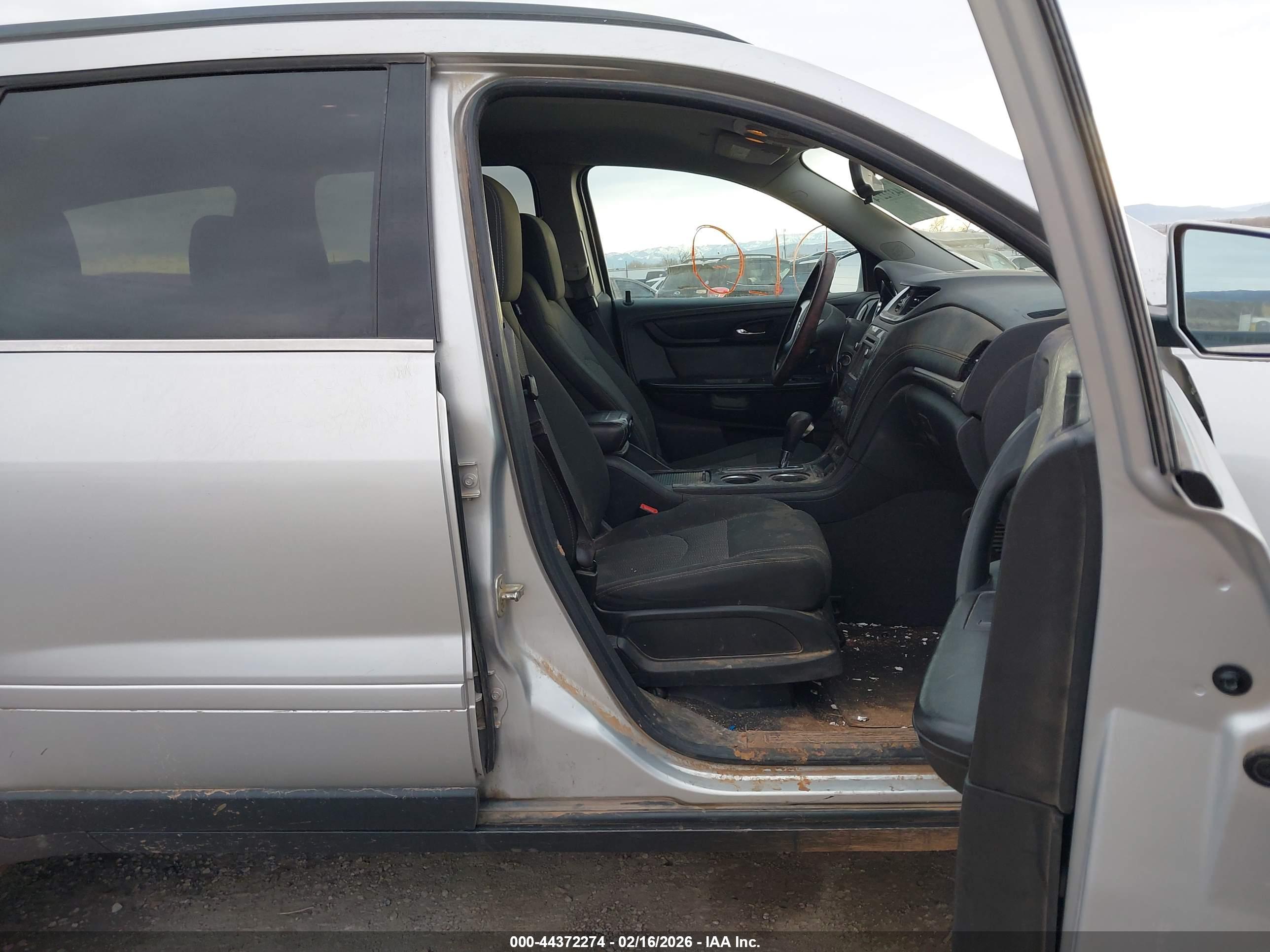 CHEVROLET TRAVERSE image 5