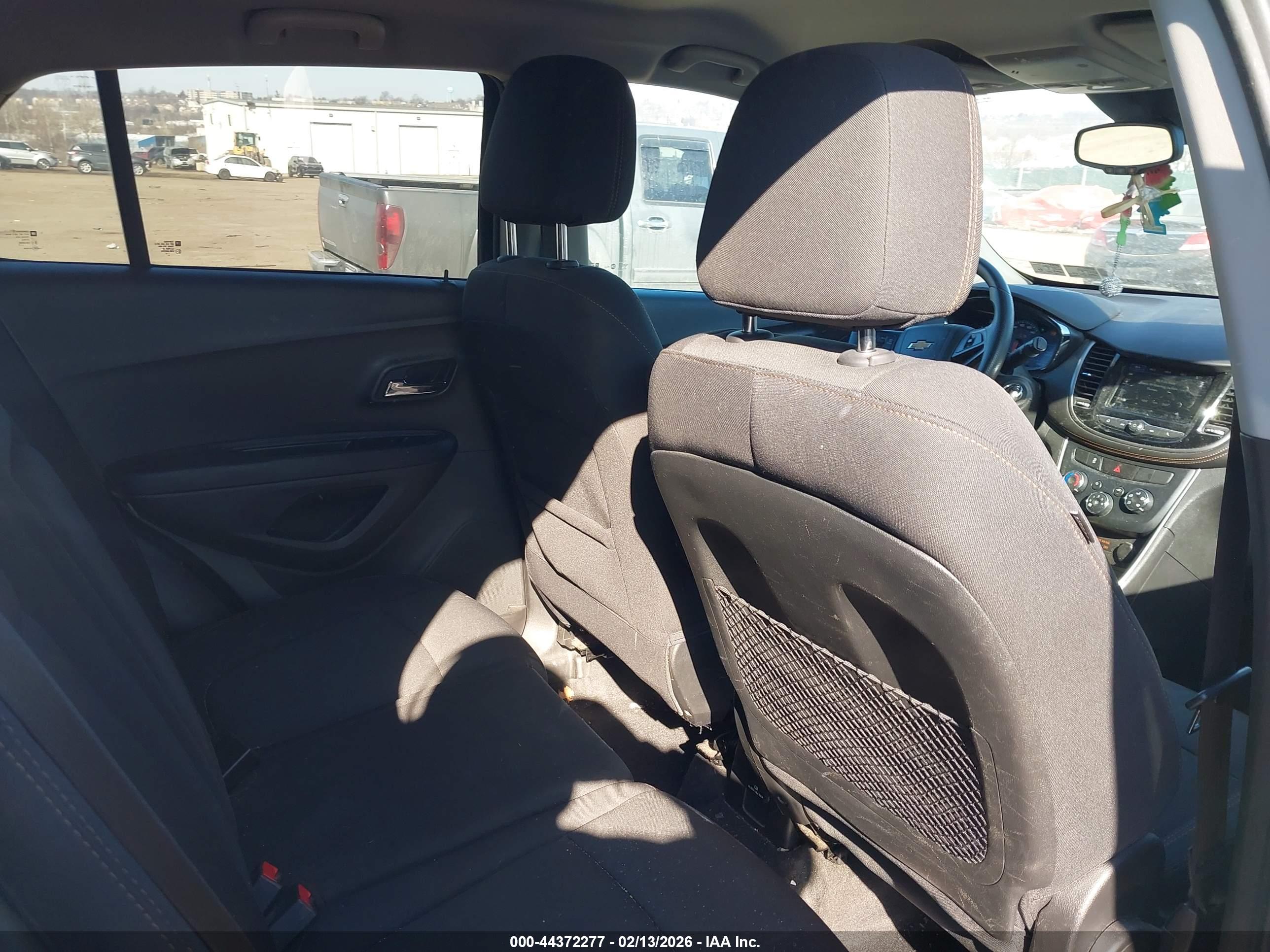 CHEVROLET TRAX image 8