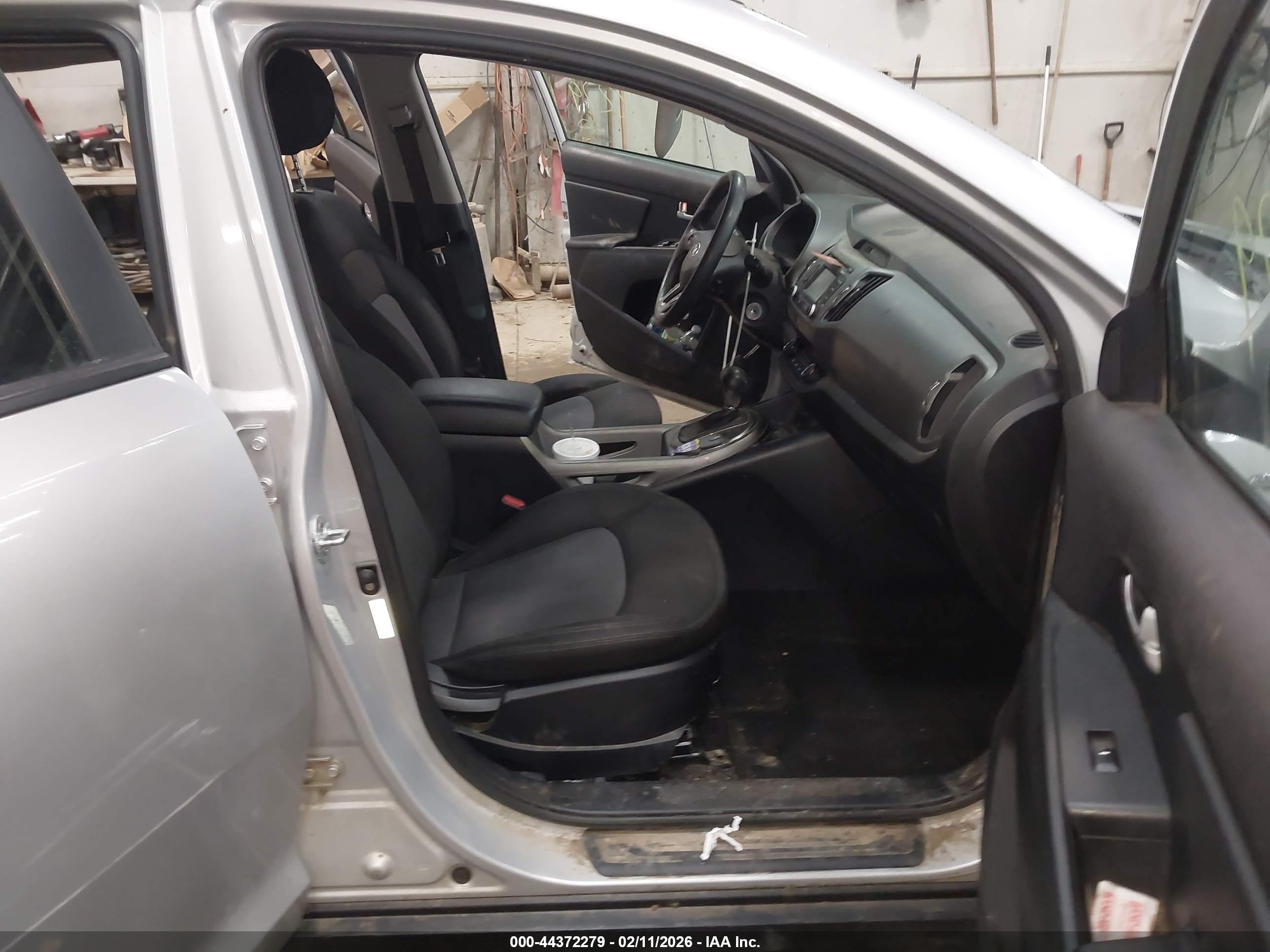 KIA SPORTAGE image 5