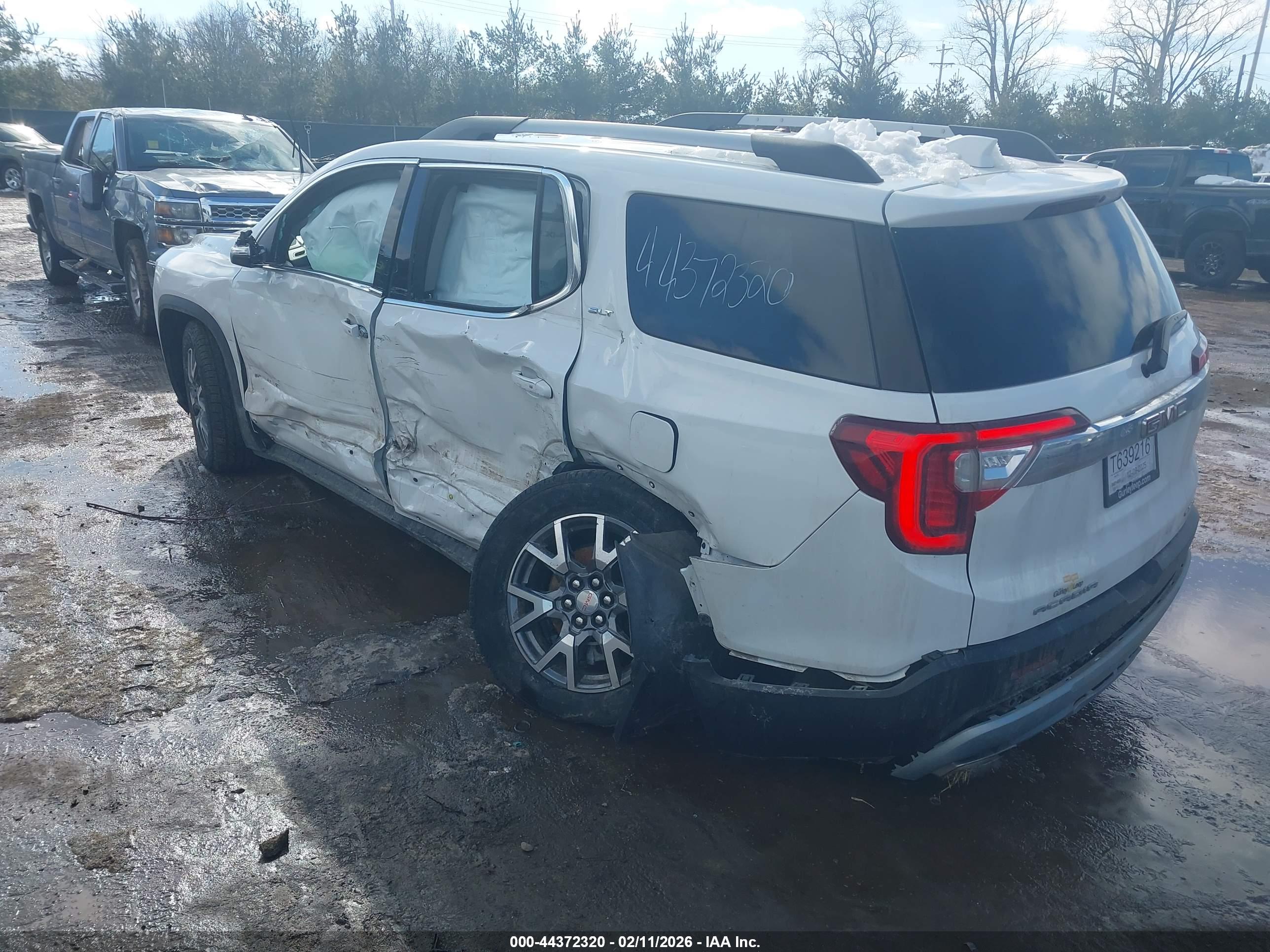 GMC ACADIA image 3