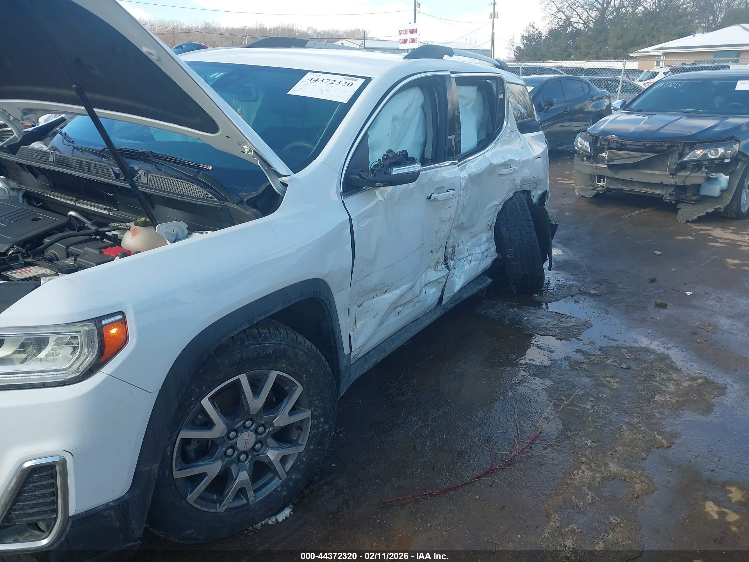 GMC ACADIA image 6