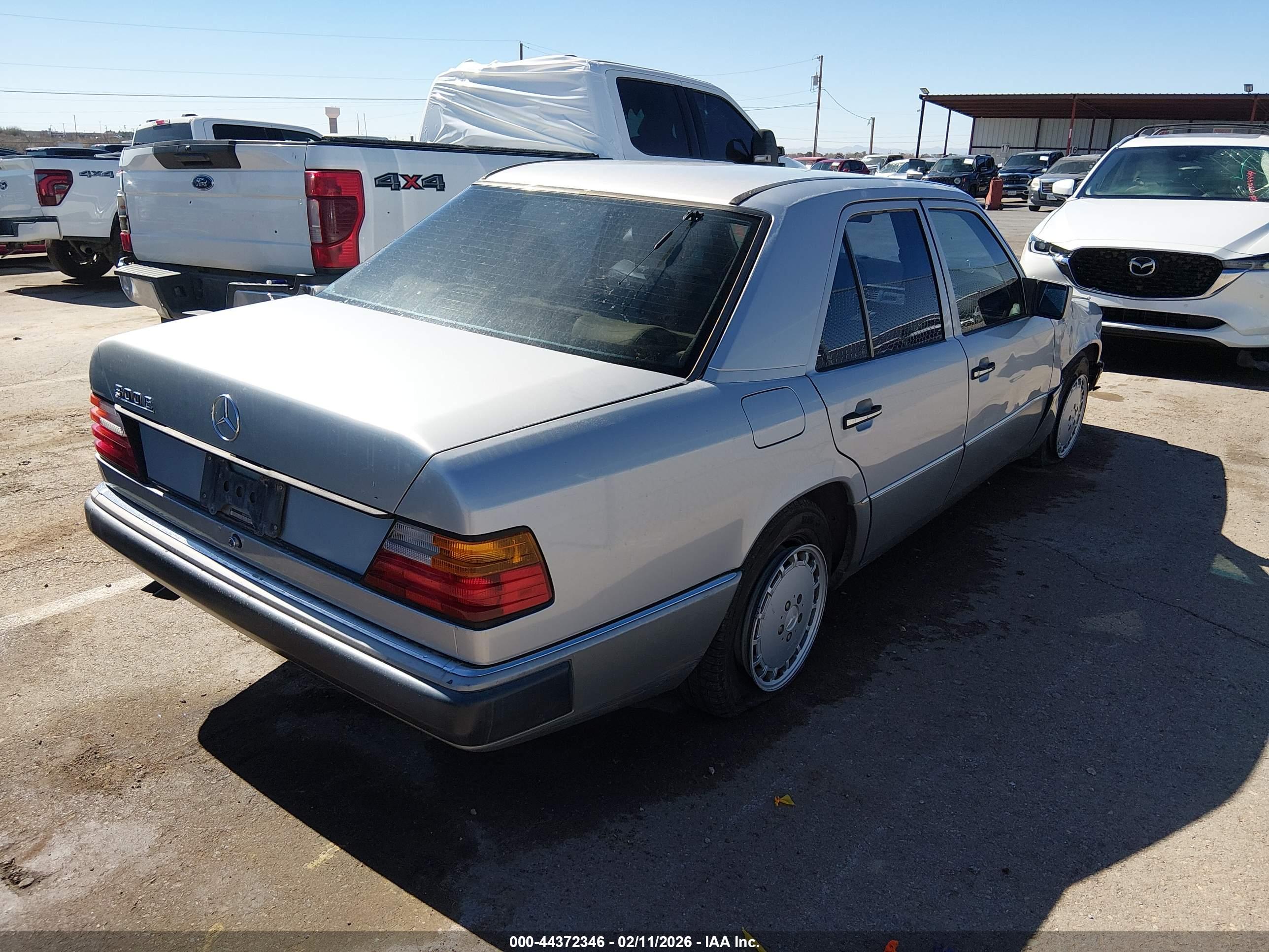 MERCEDES-BENZ 300 image 4