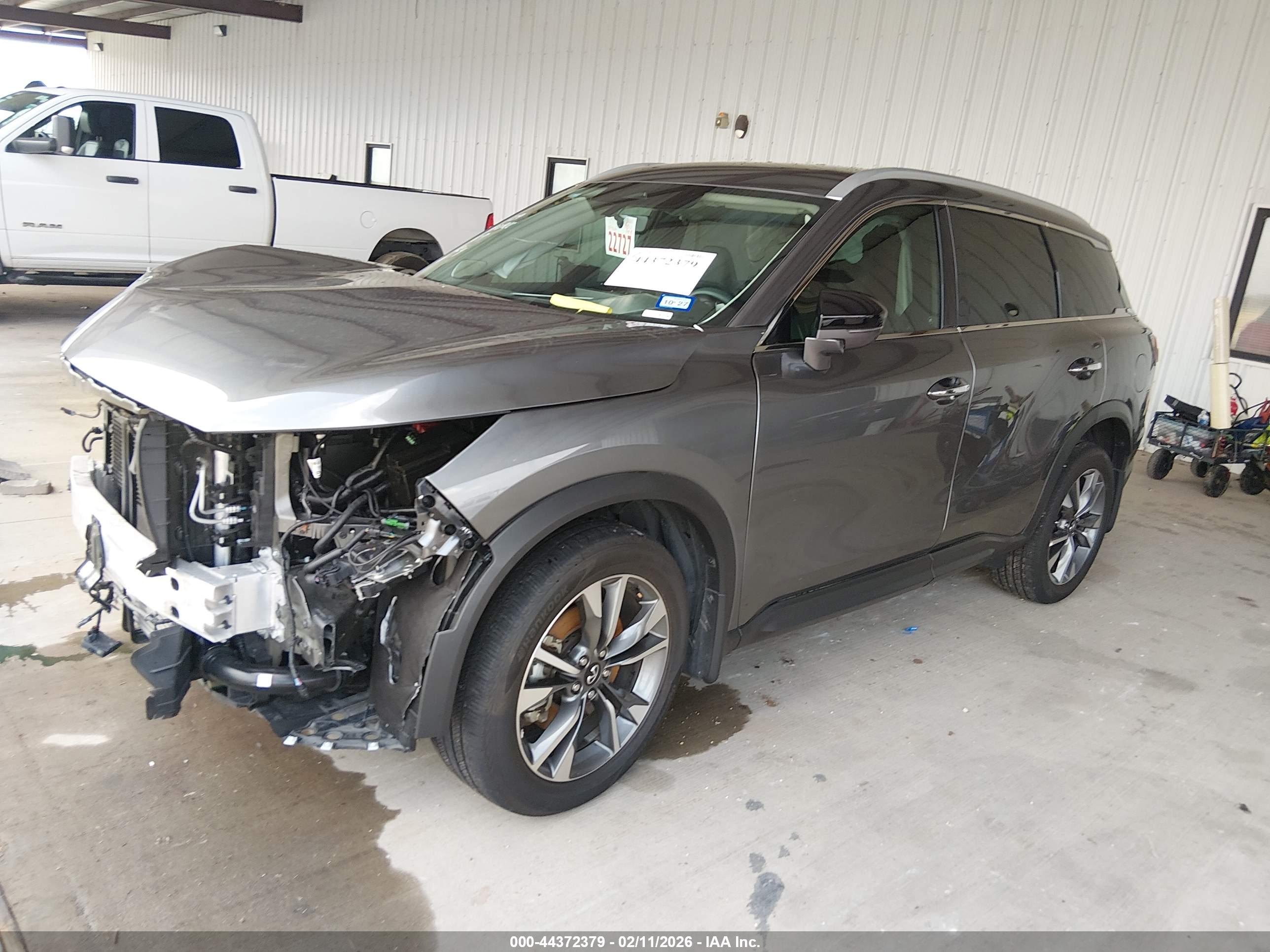 INFINITI QX60 image 2