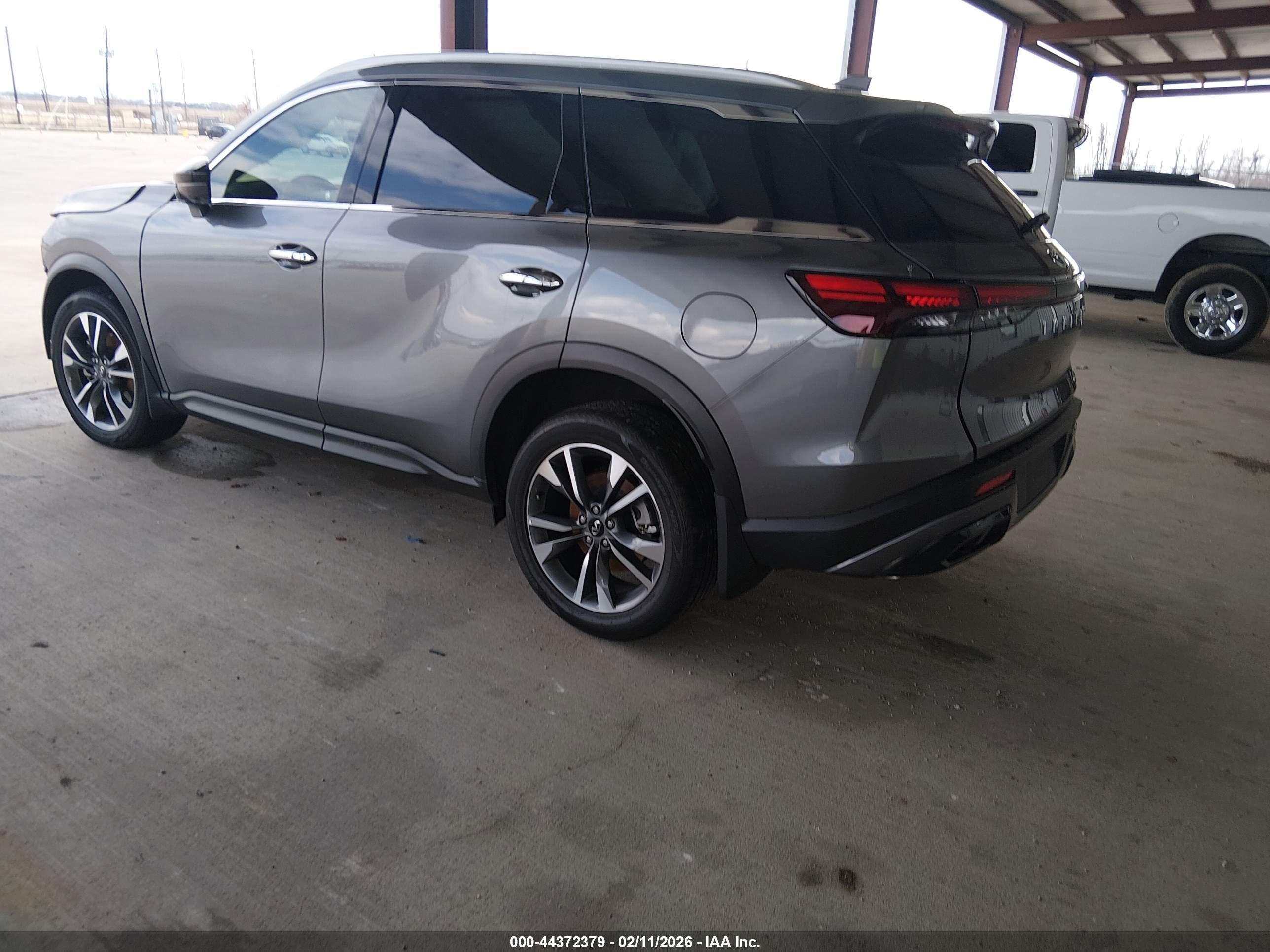 INFINITI QX60 image 3