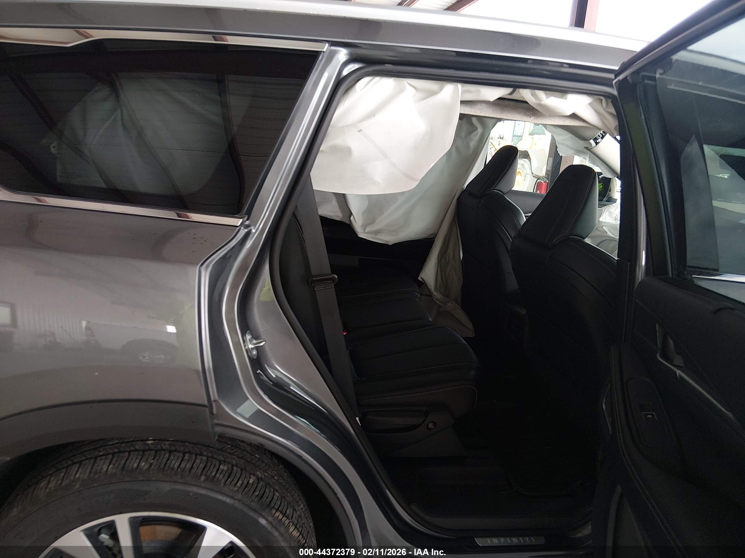 INFINITI QX60 image 8