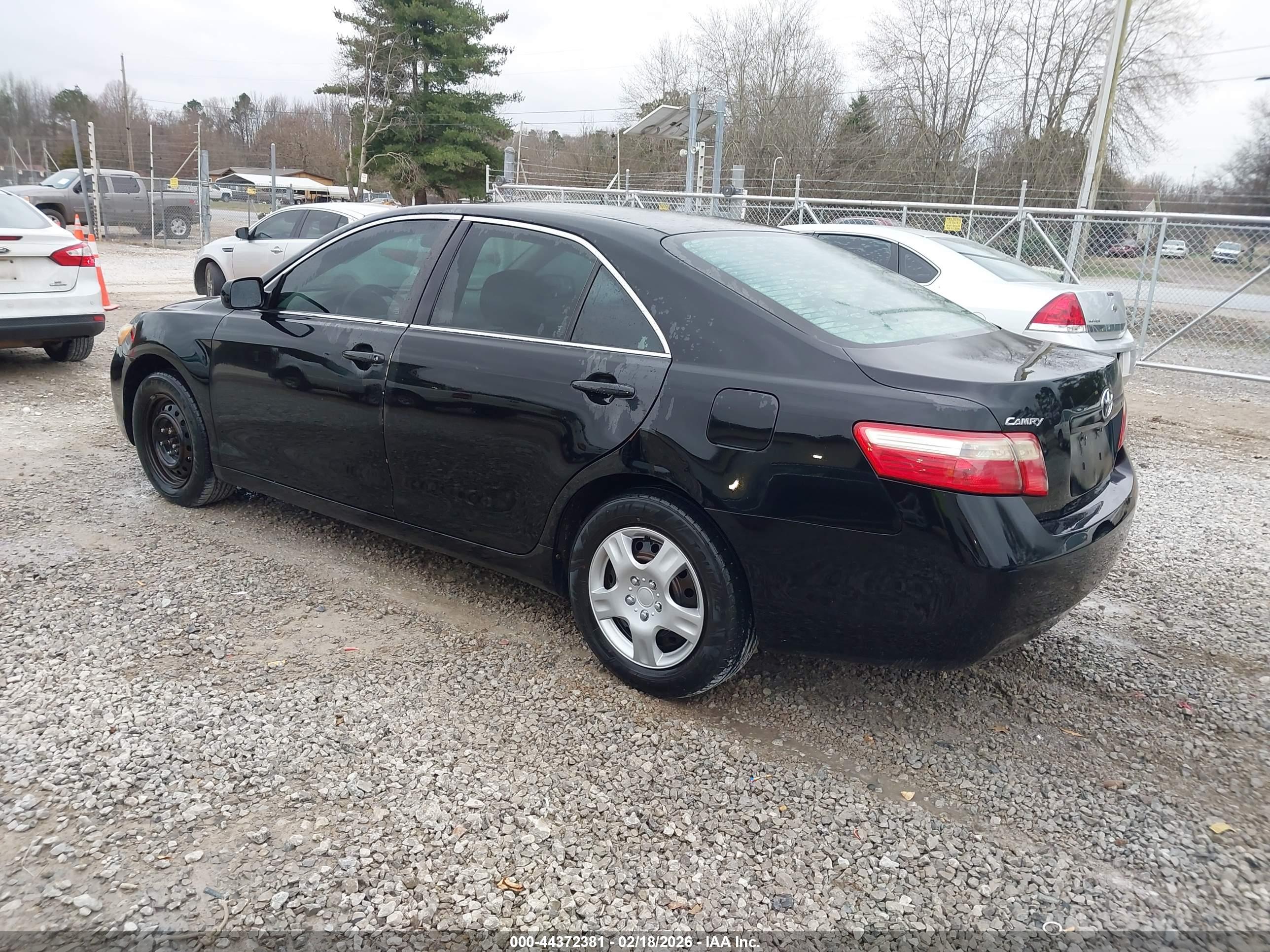TOYOTA CAMRY image 3