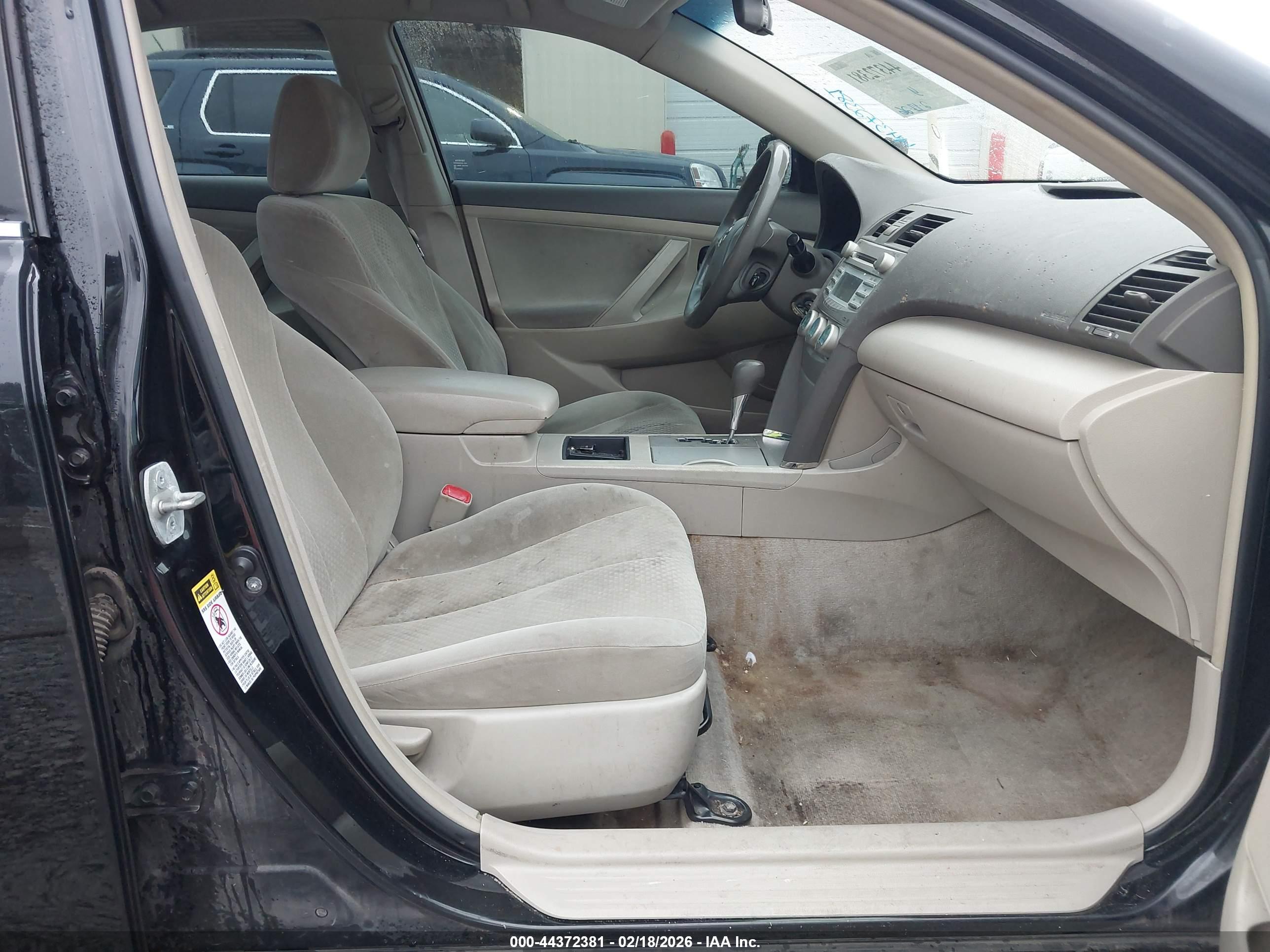 TOYOTA CAMRY image 5