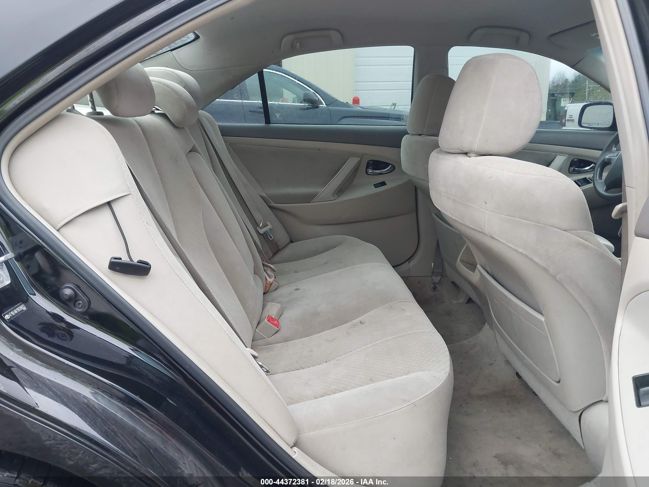 TOYOTA CAMRY image 8