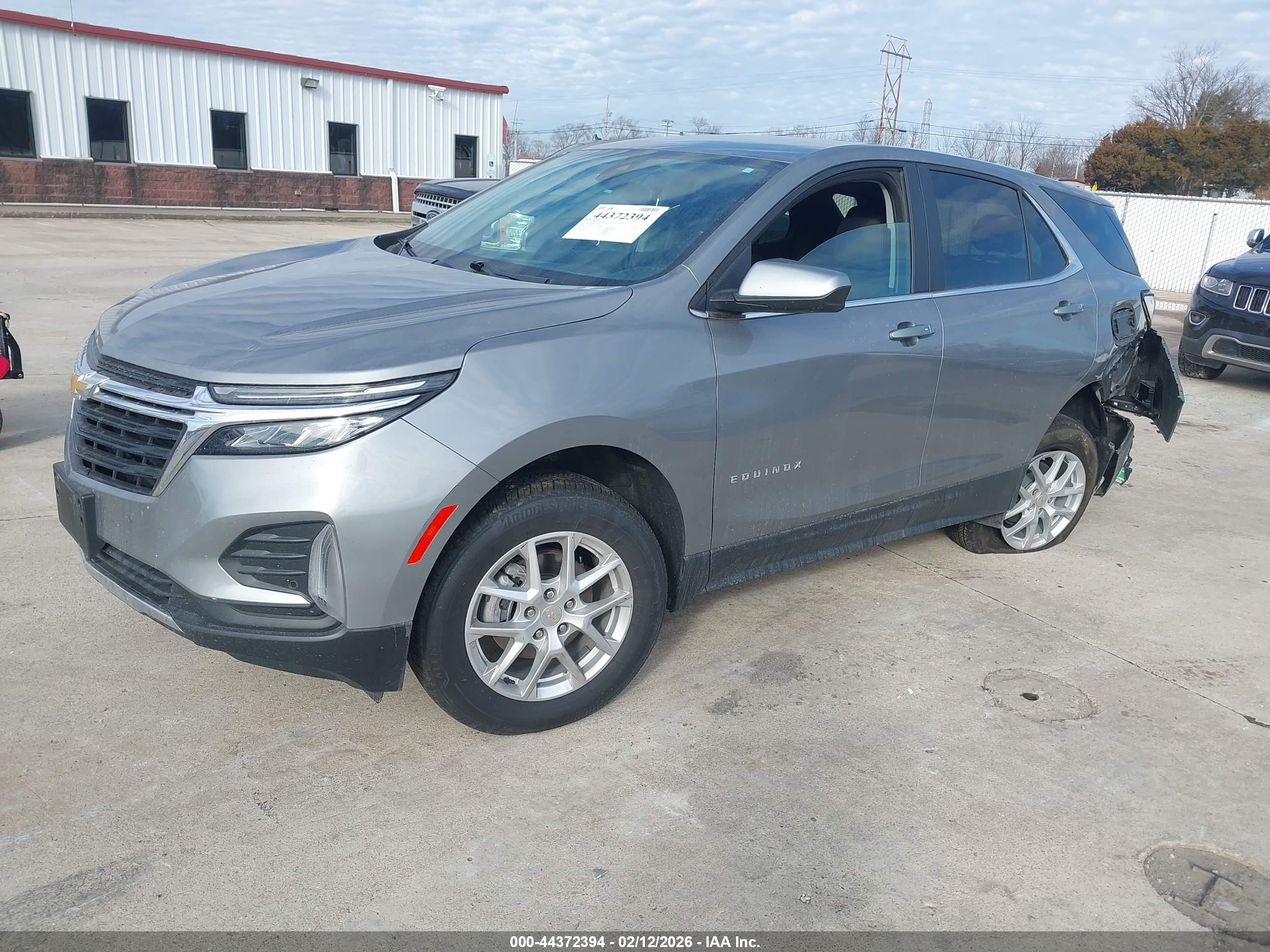 CHEVROLET EQUINOX image 2