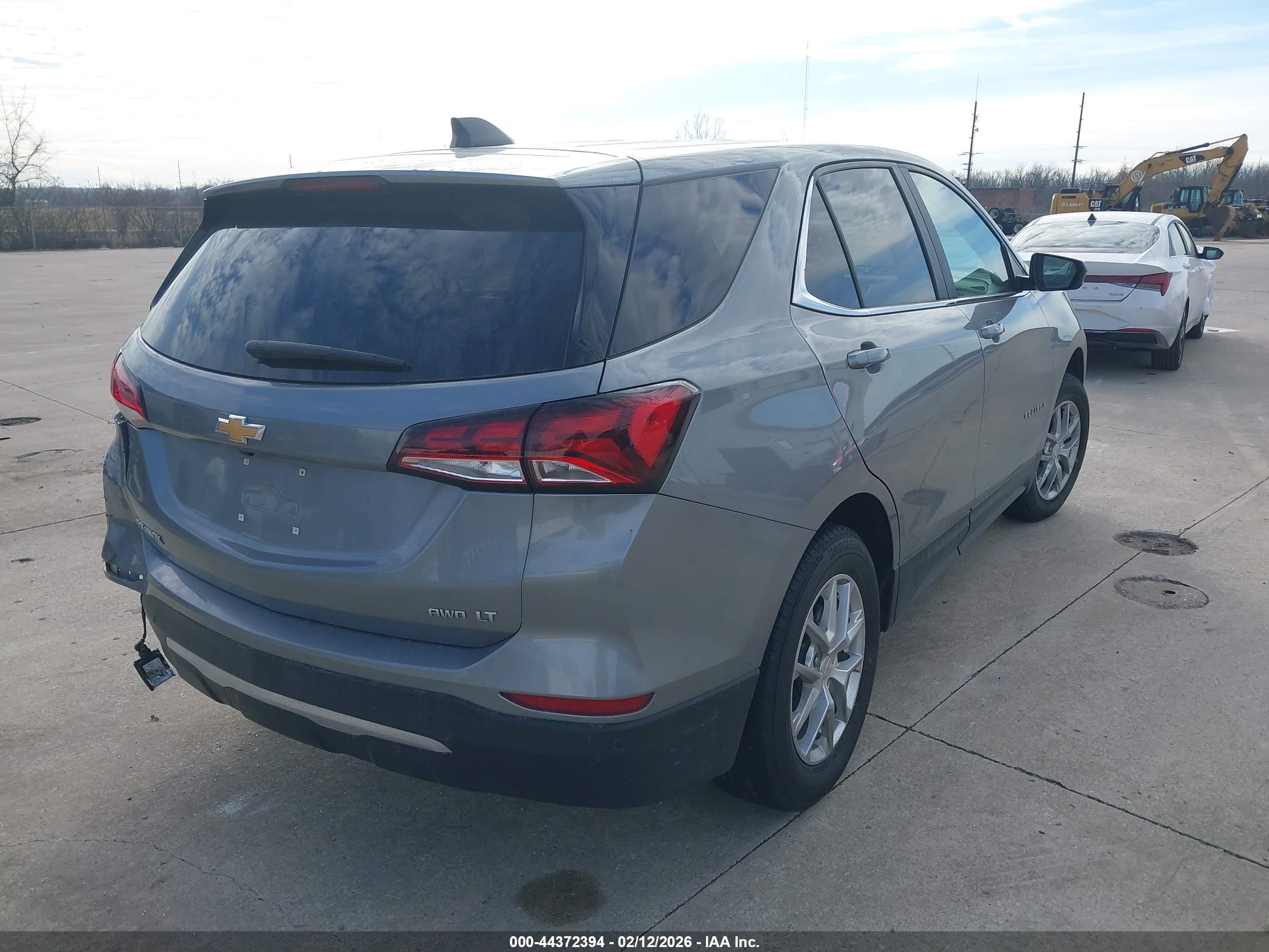 CHEVROLET EQUINOX image 4