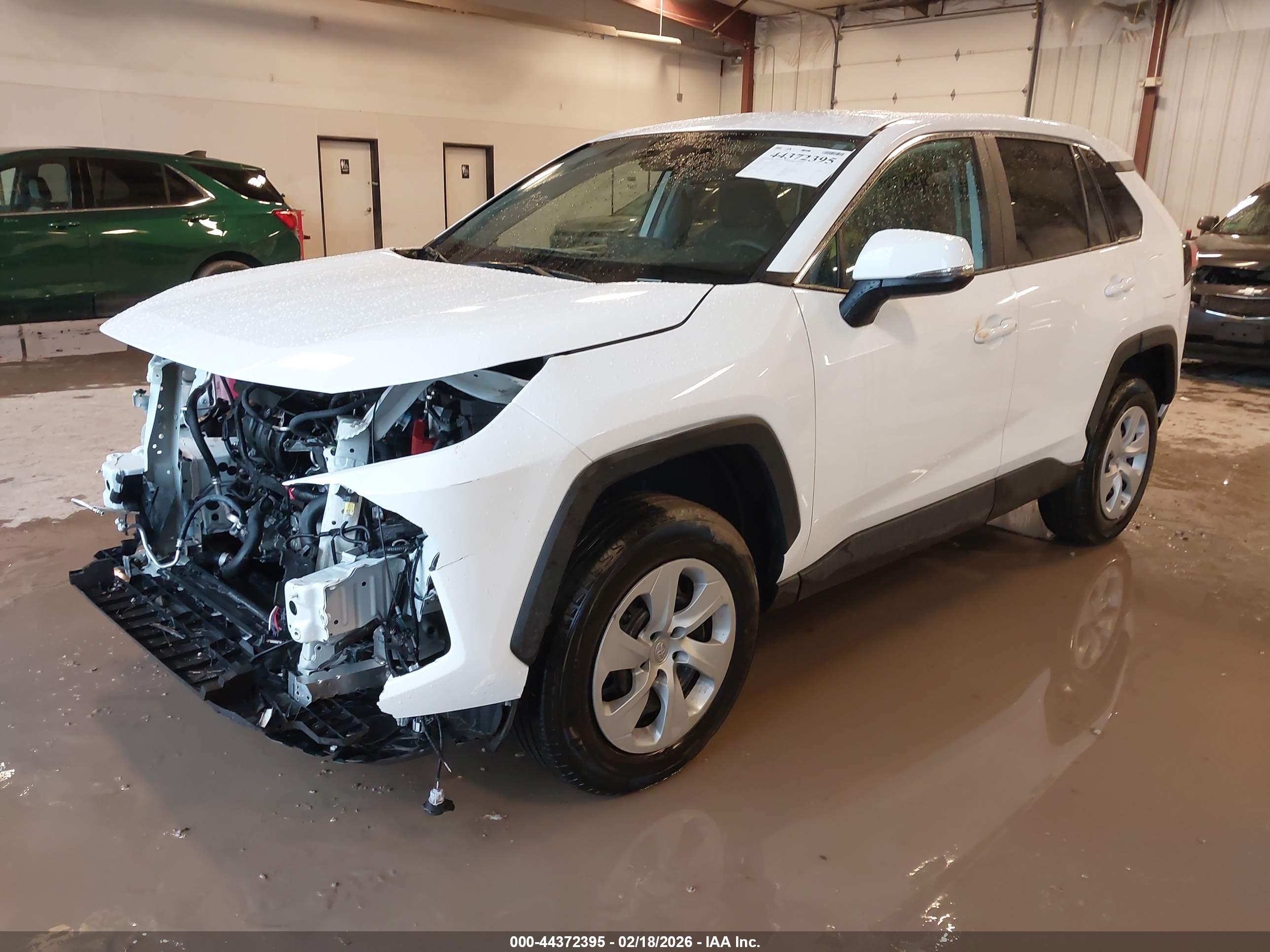 TOYOTA RAV4 image 2