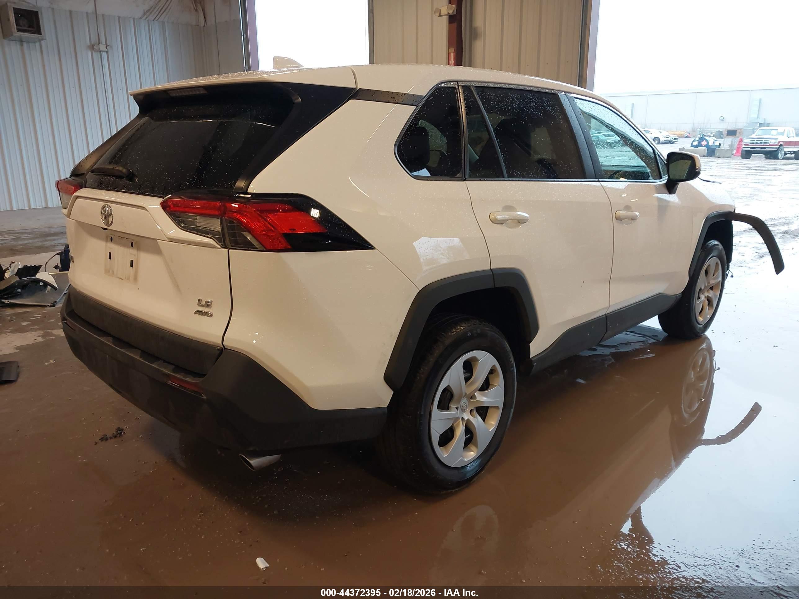 TOYOTA RAV4 image 4