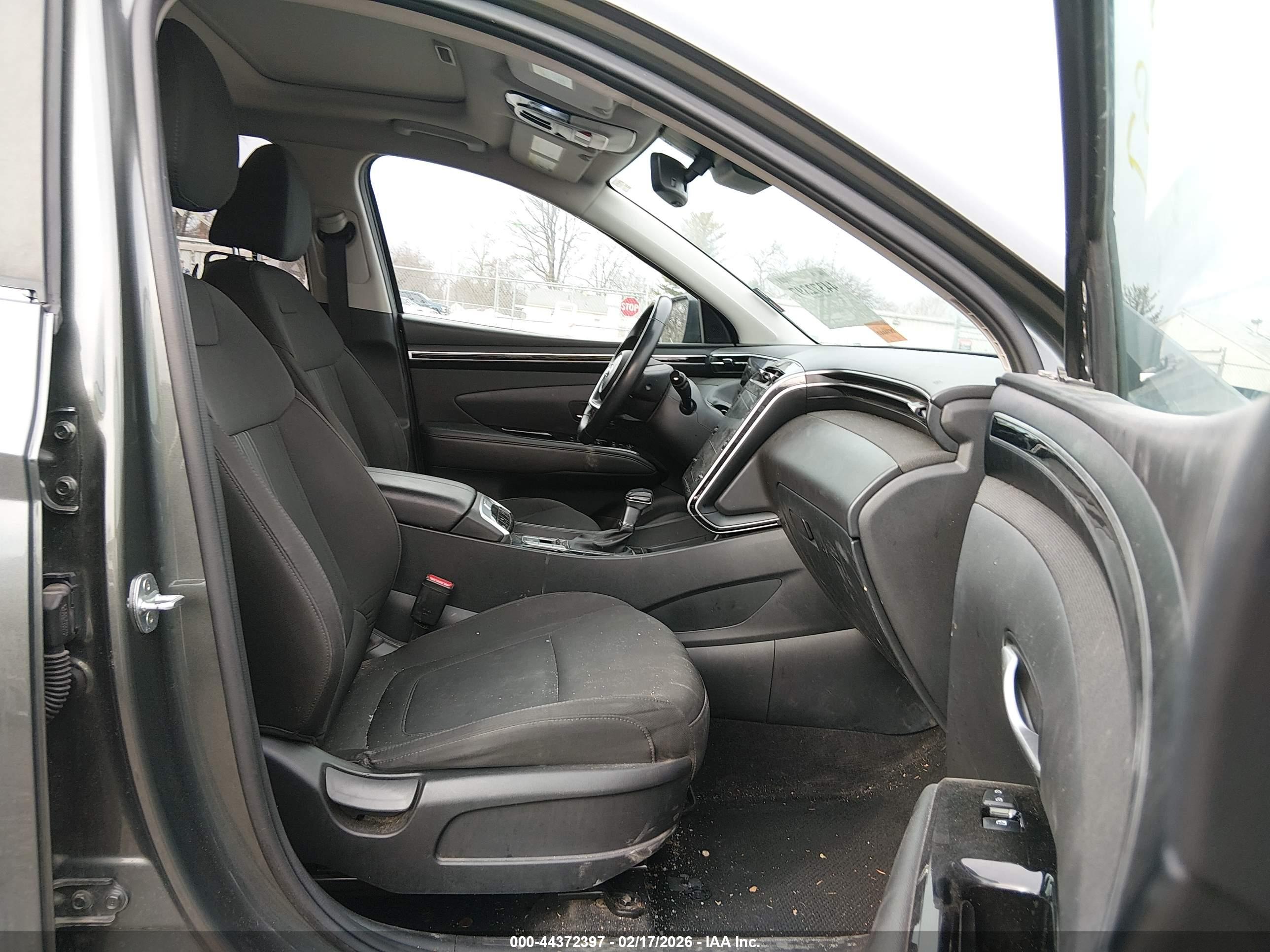HYUNDAI TUCSON image 5