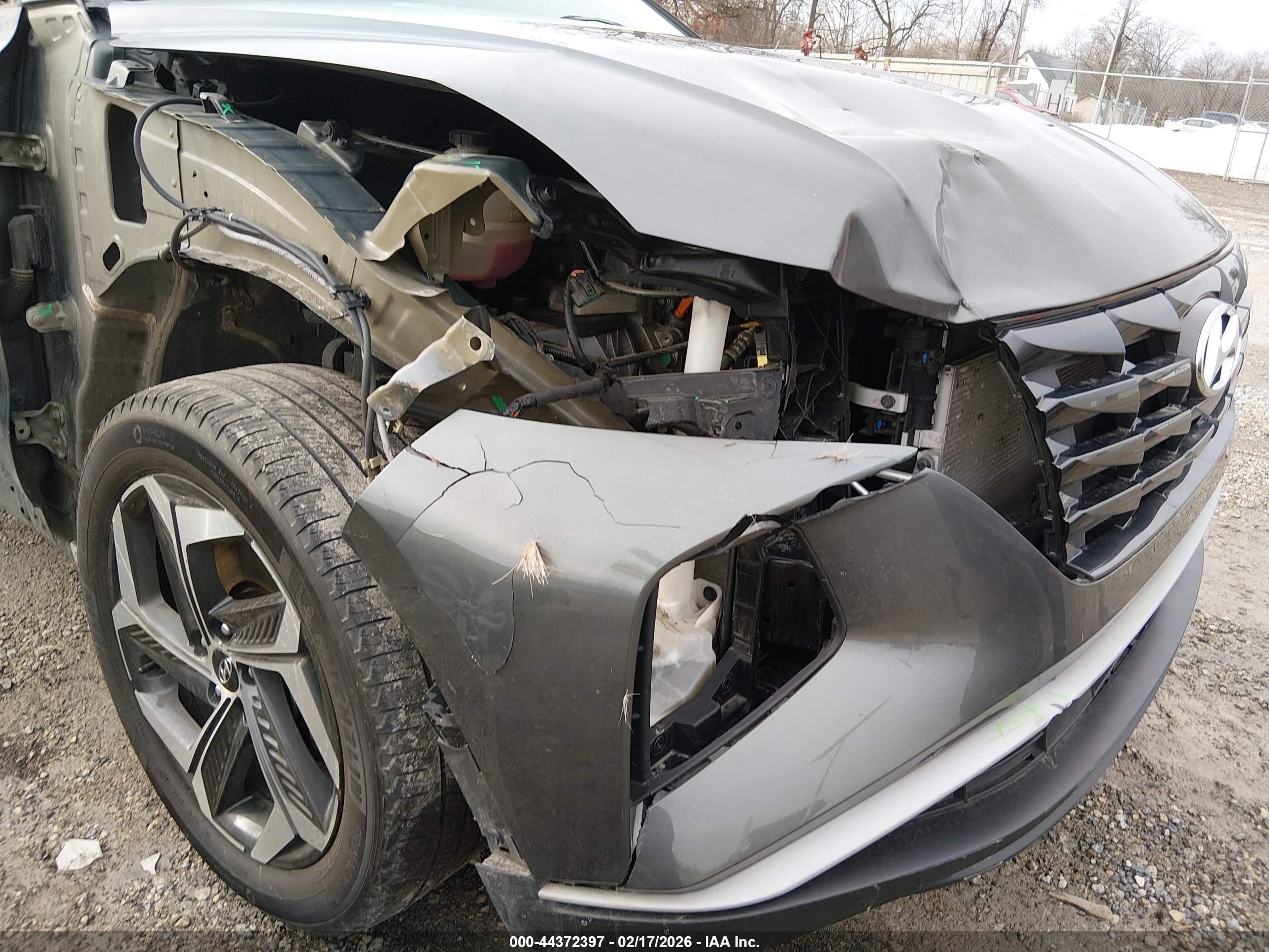 HYUNDAI TUCSON image 6