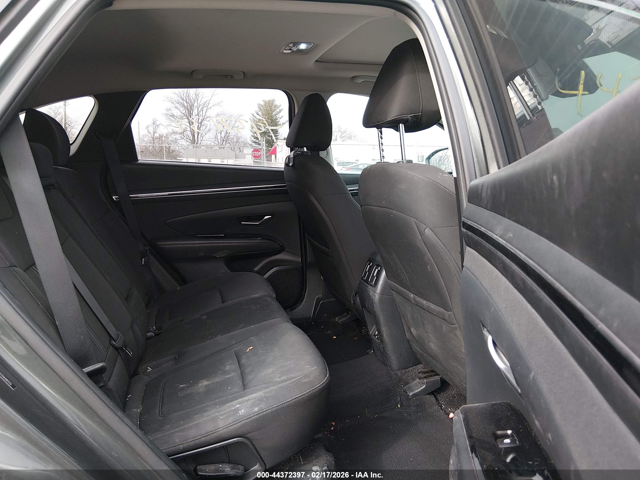 HYUNDAI TUCSON image 8