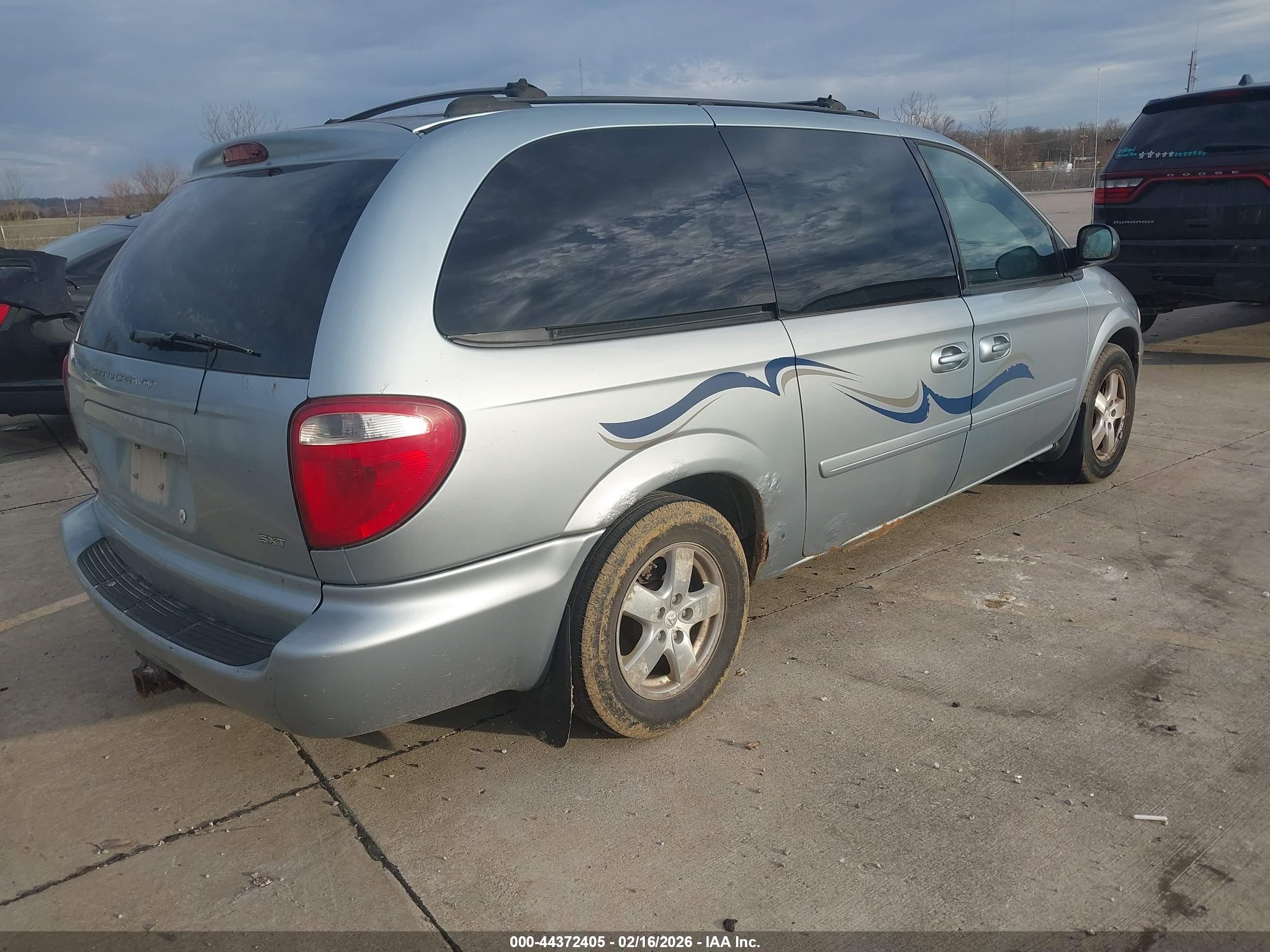 DODGE GRAND image 2