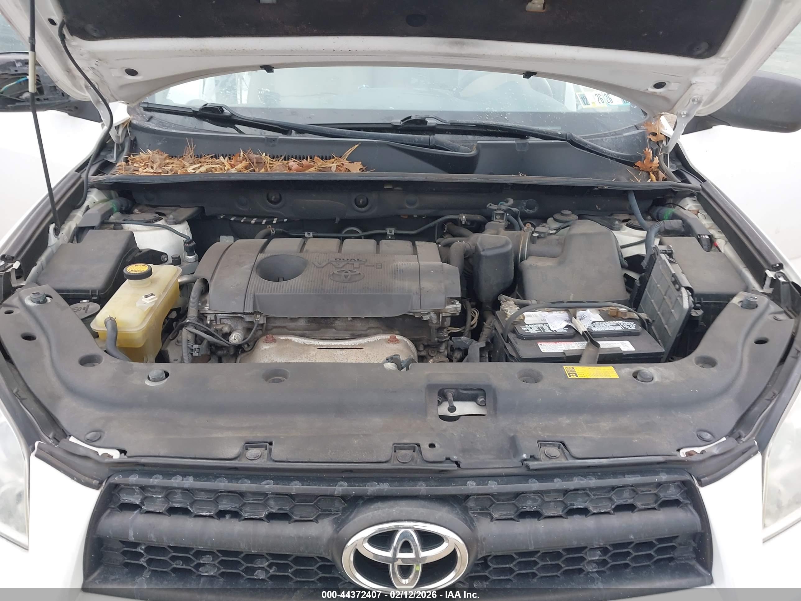 TOYOTA RAV4 image 10