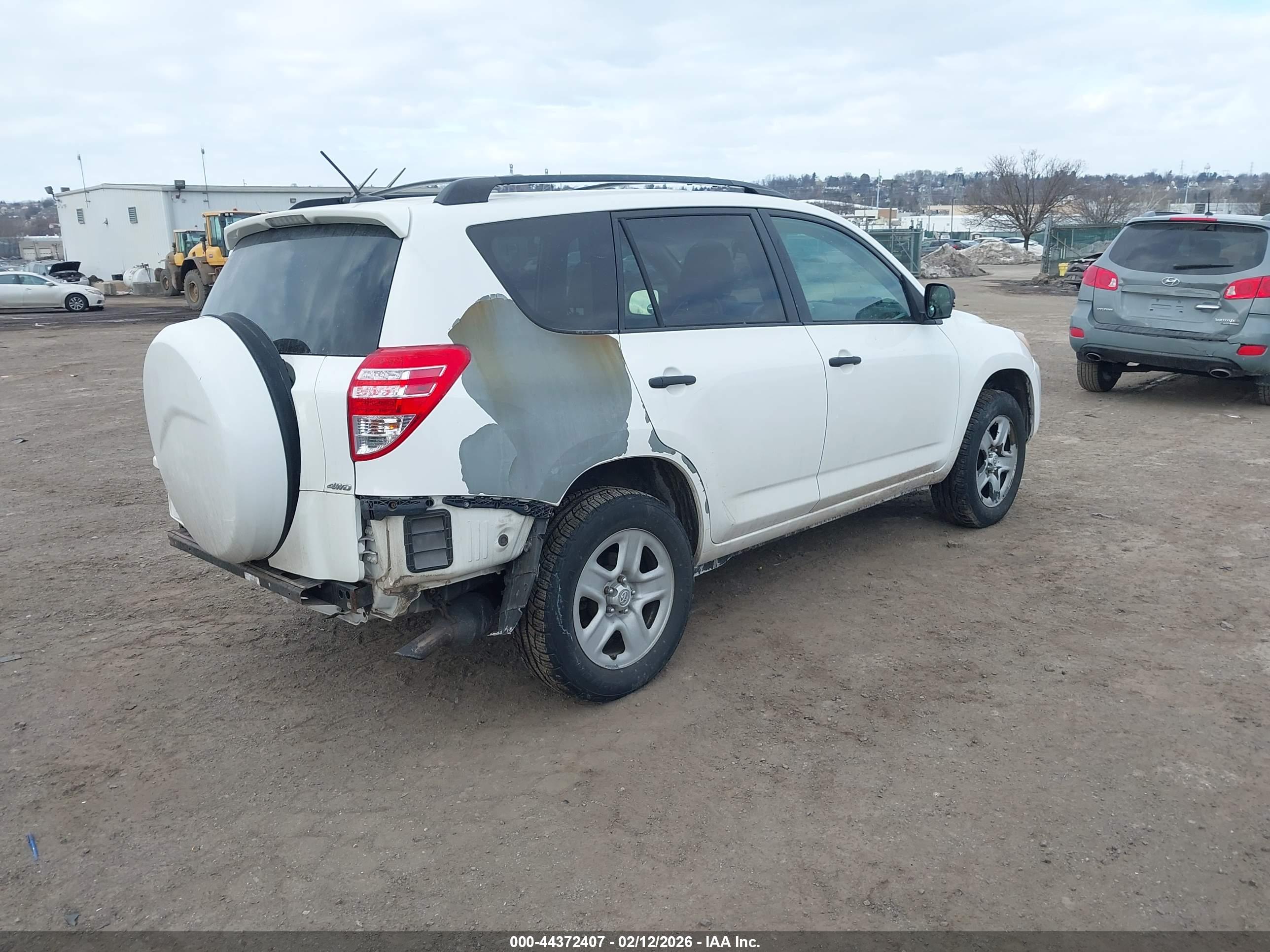 TOYOTA RAV4 image 4