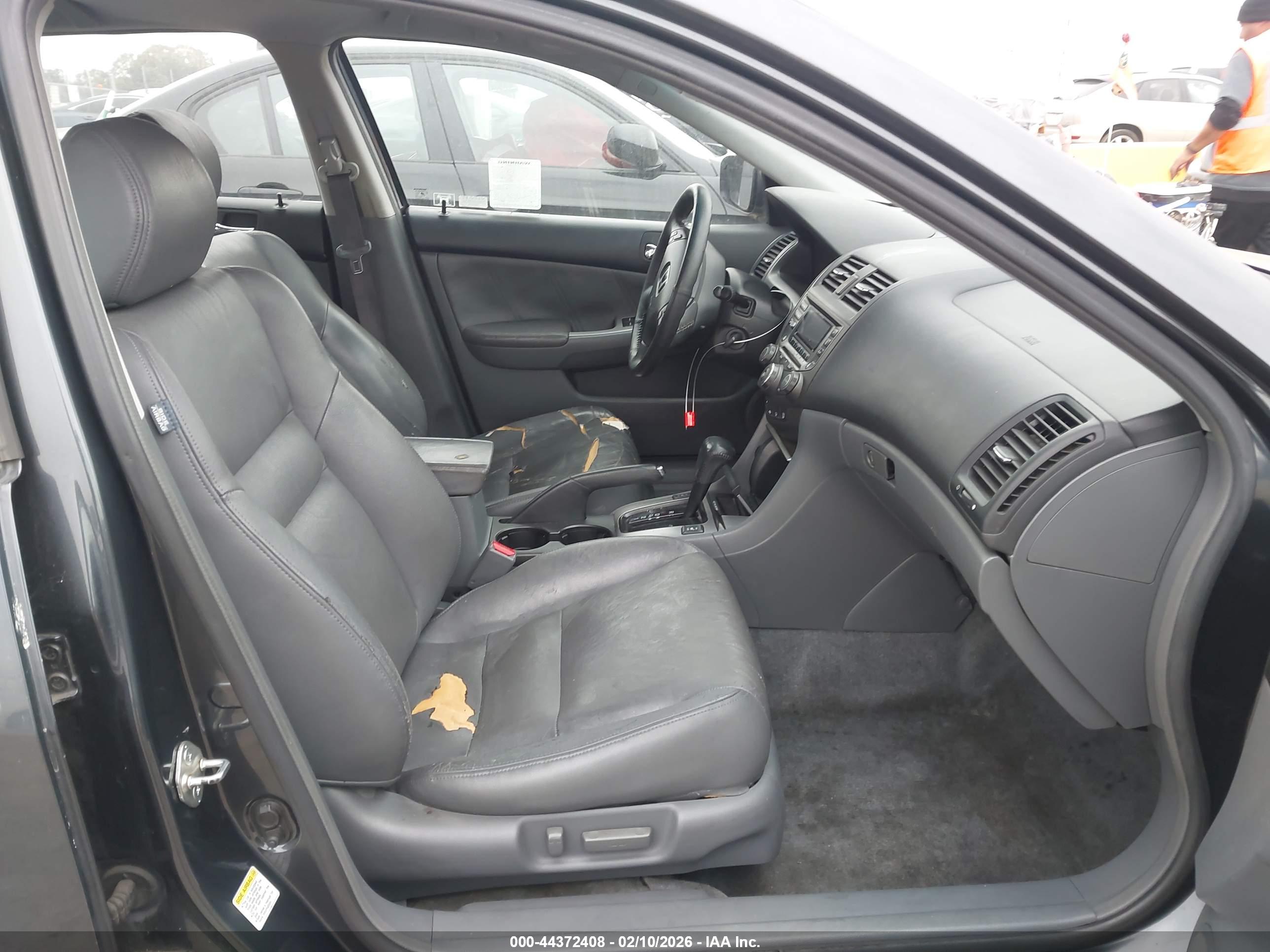 HONDA ACCORD image 5