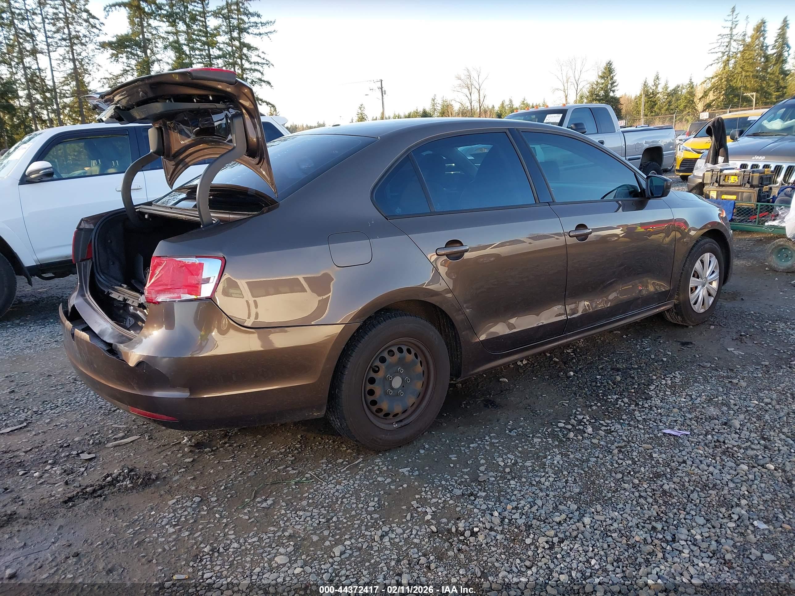 VOLKSWAGEN JETTA image 4