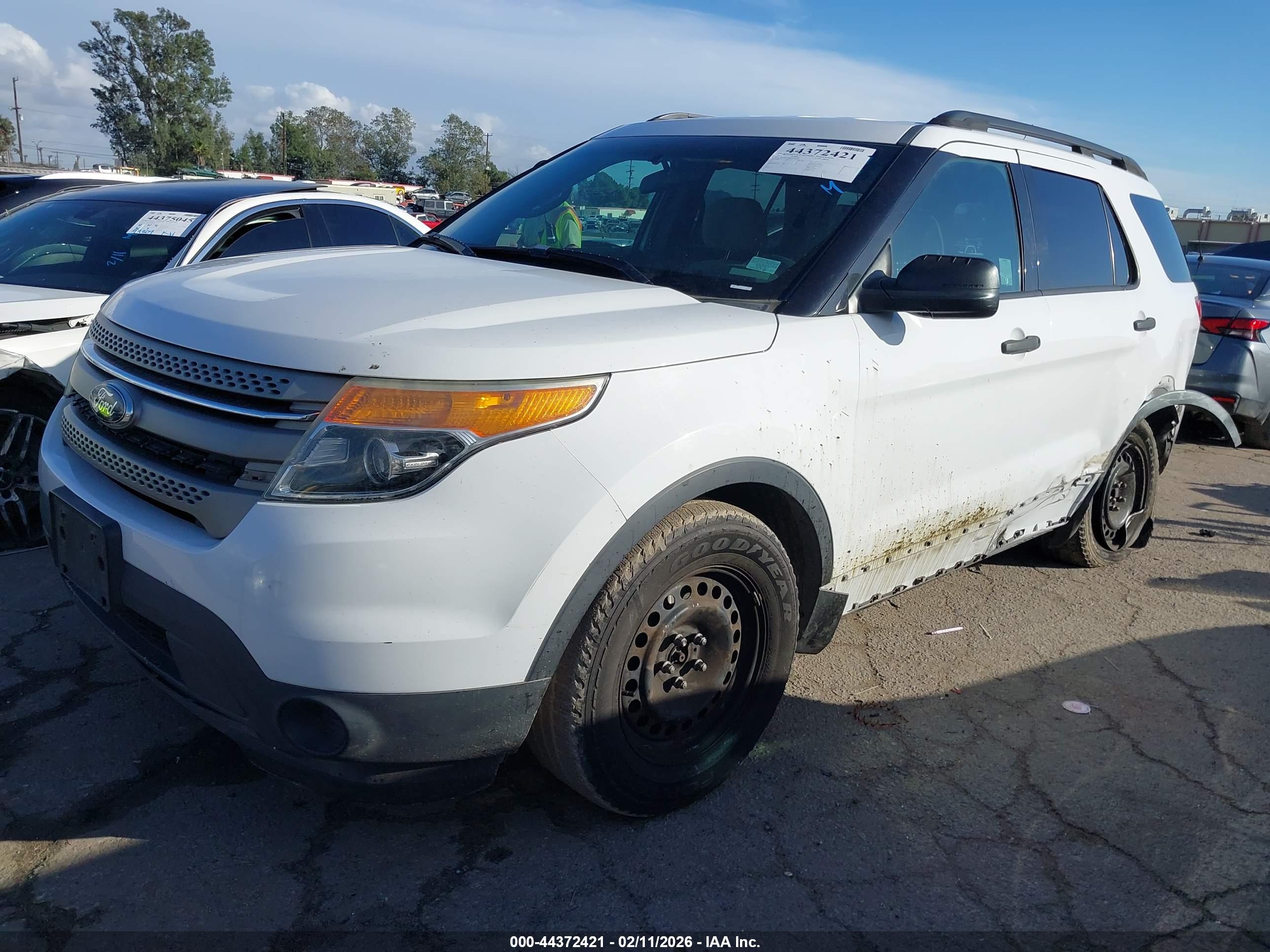 FORD EXPLORER image 2