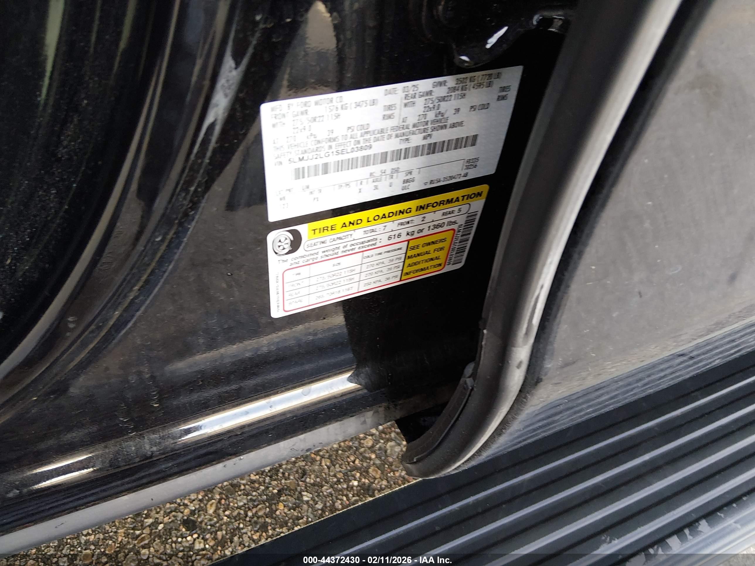 LINCOLN NAVIGATOR image 9