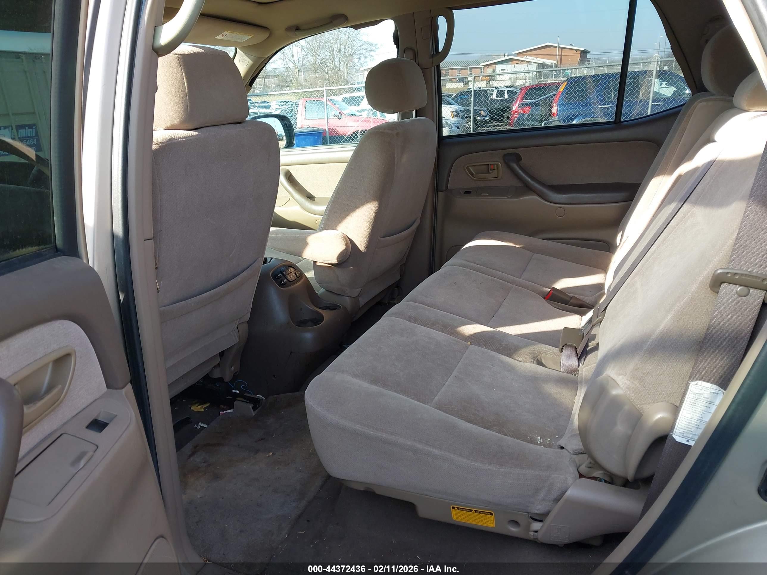 TOYOTA SEQUOIA image 8