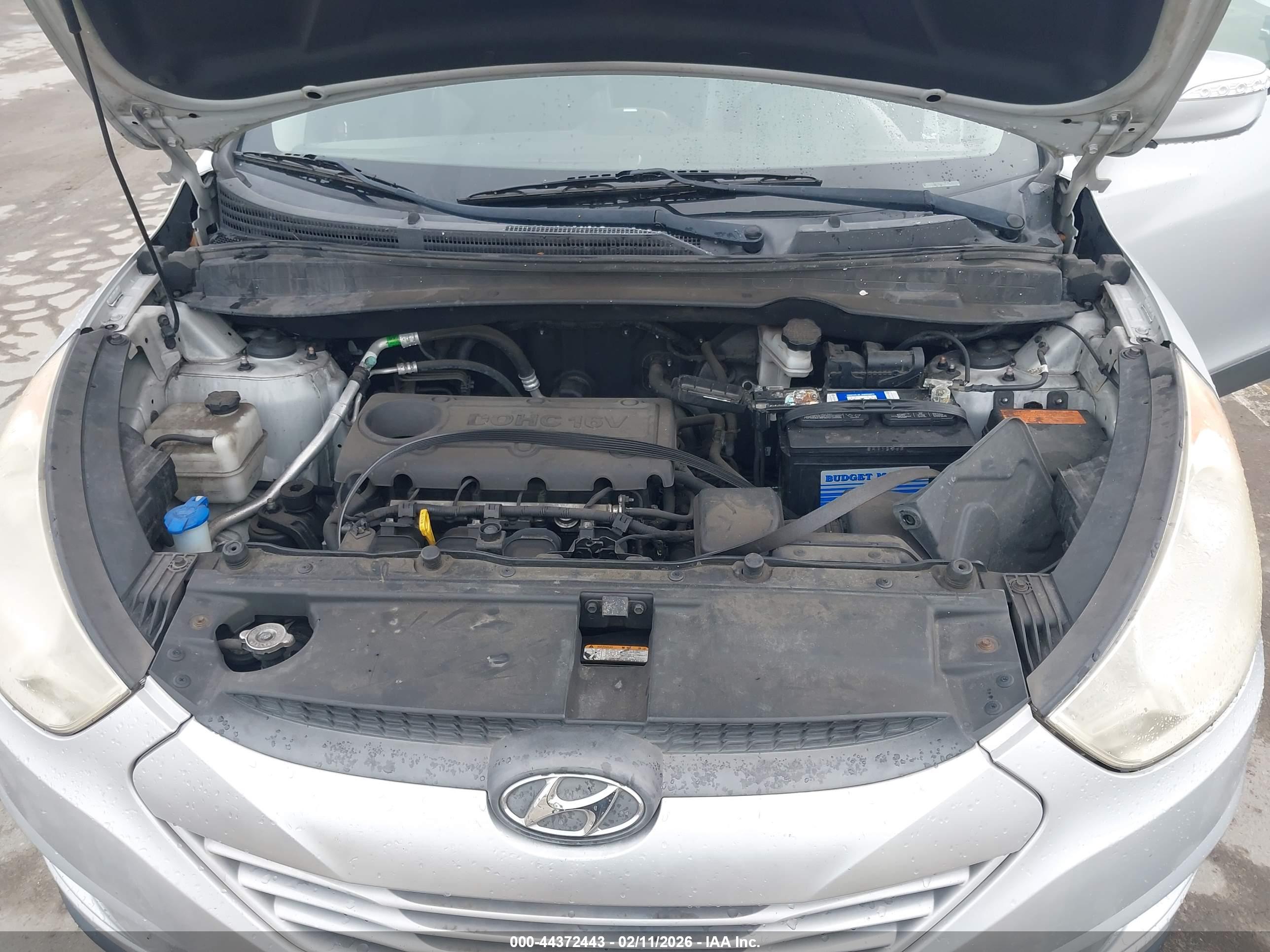 HYUNDAI TUCSON image 10