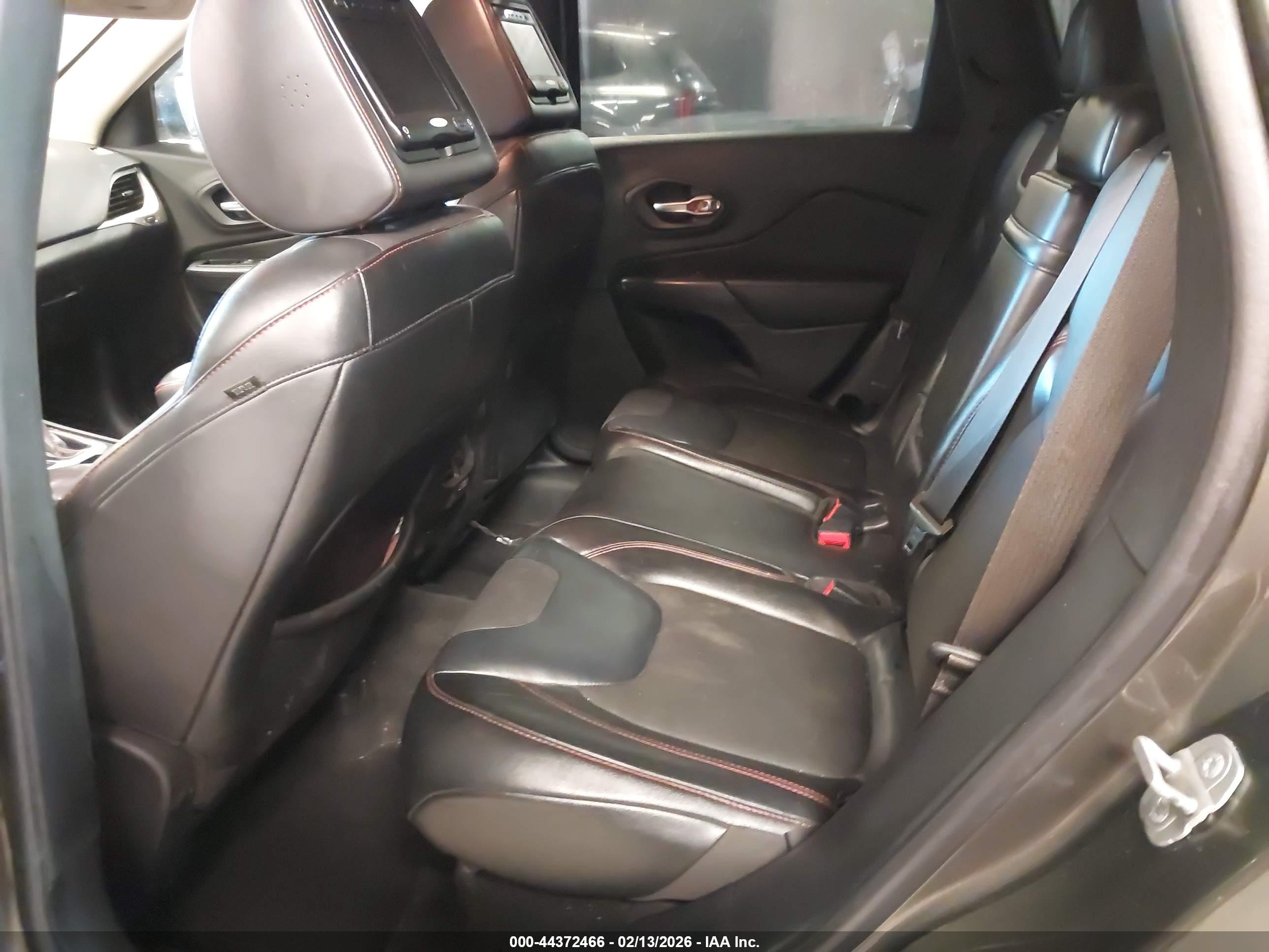 JEEP CHEROKEE image 8