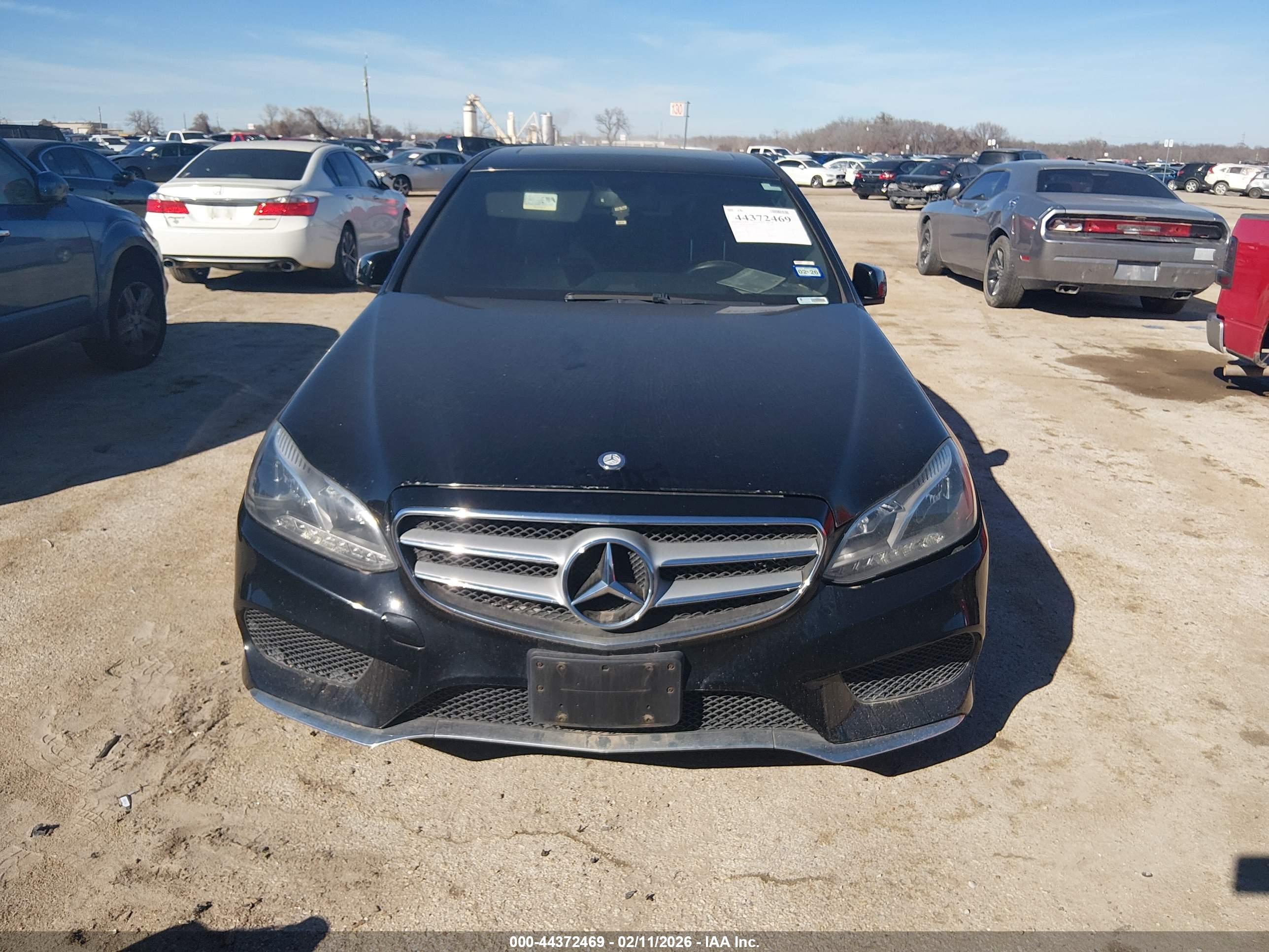 MERCEDES-BENZ E image 6