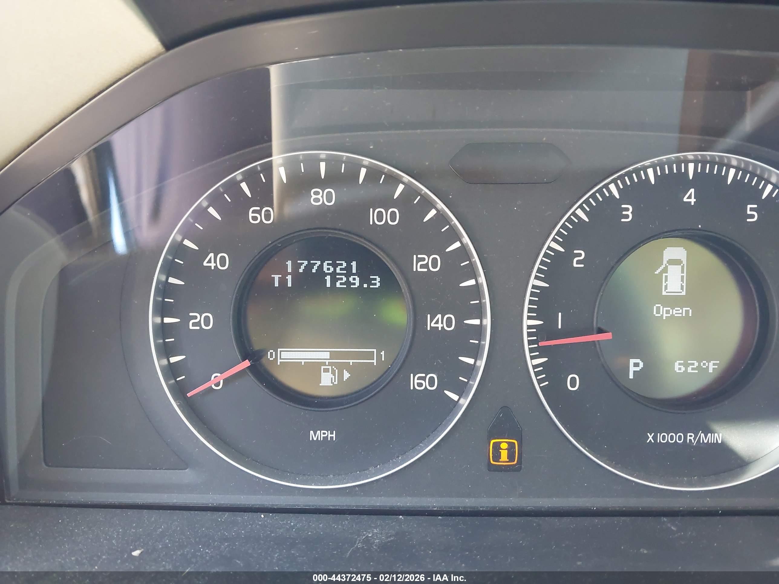 VOLVO V70 image 7