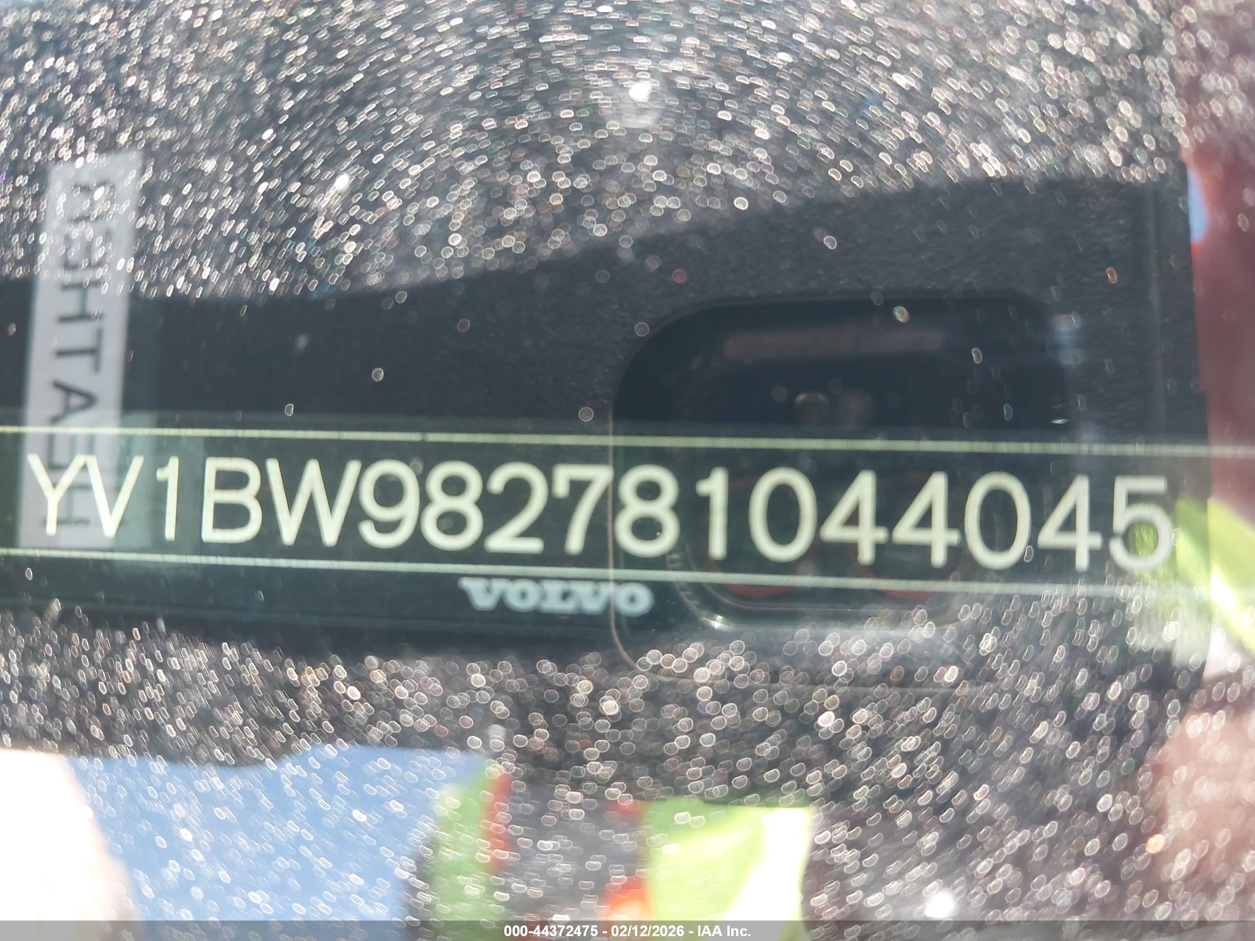 VOLVO V70 image 9