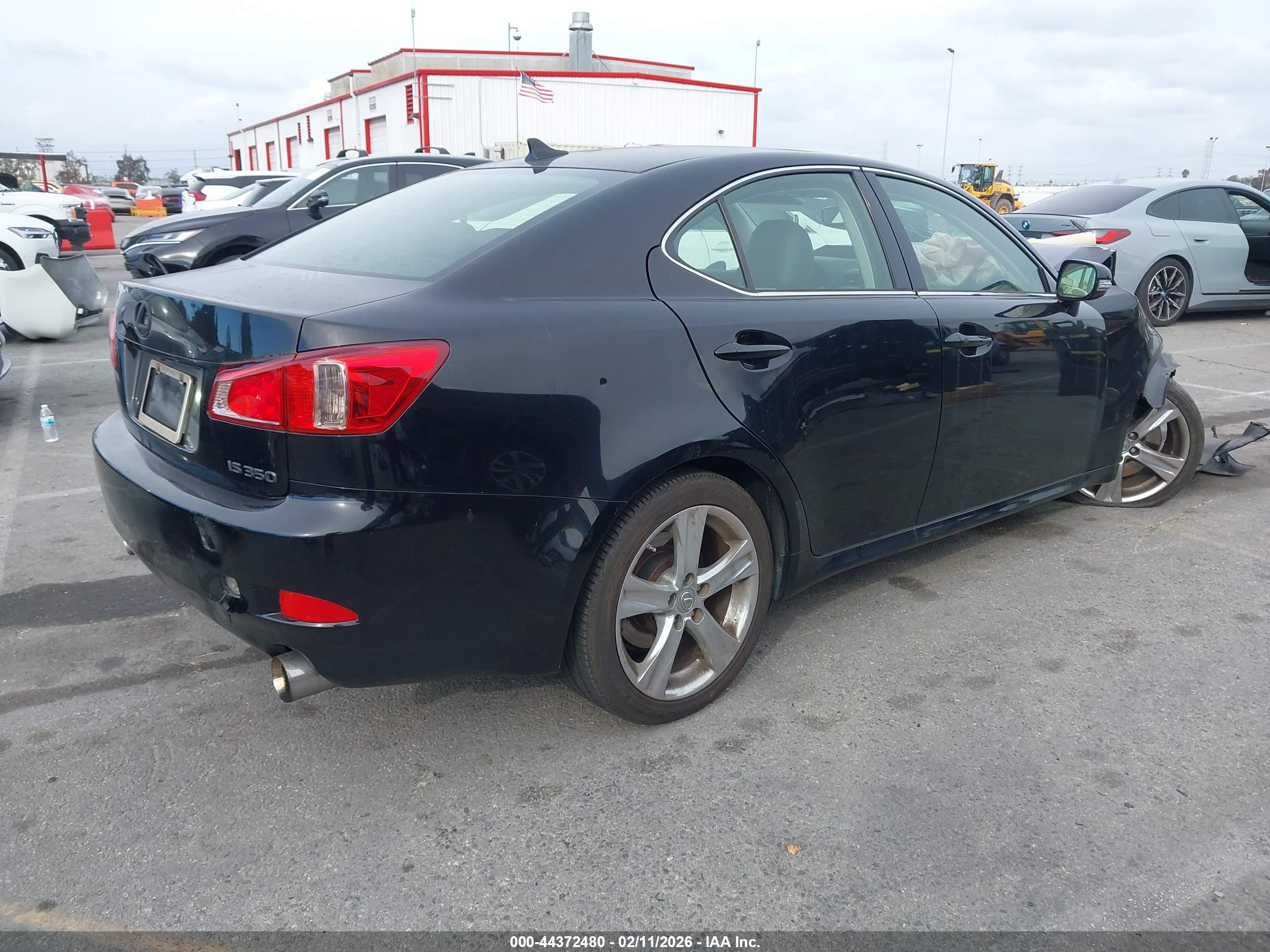 LEXUS IS image 4