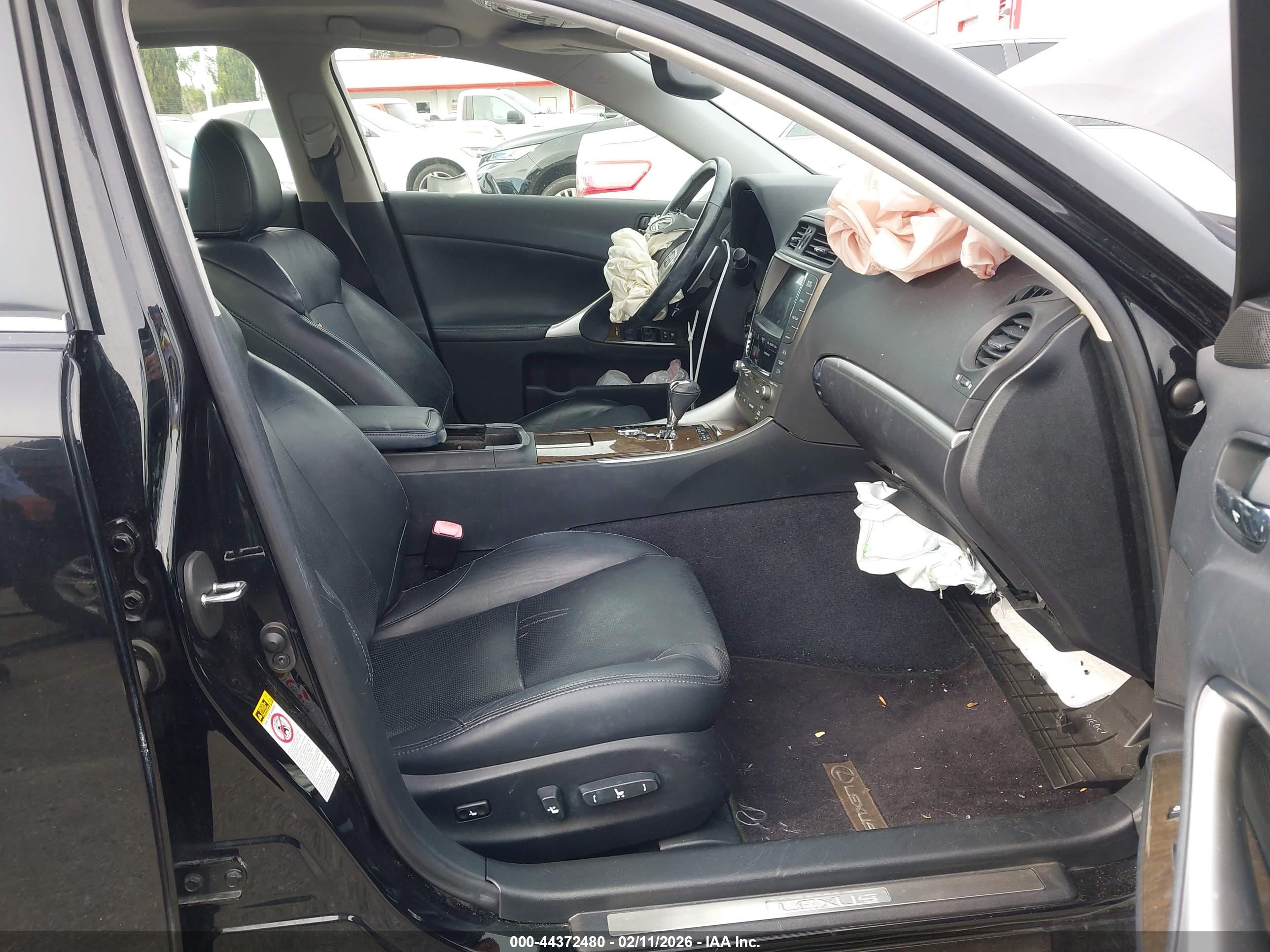 LEXUS IS image 5