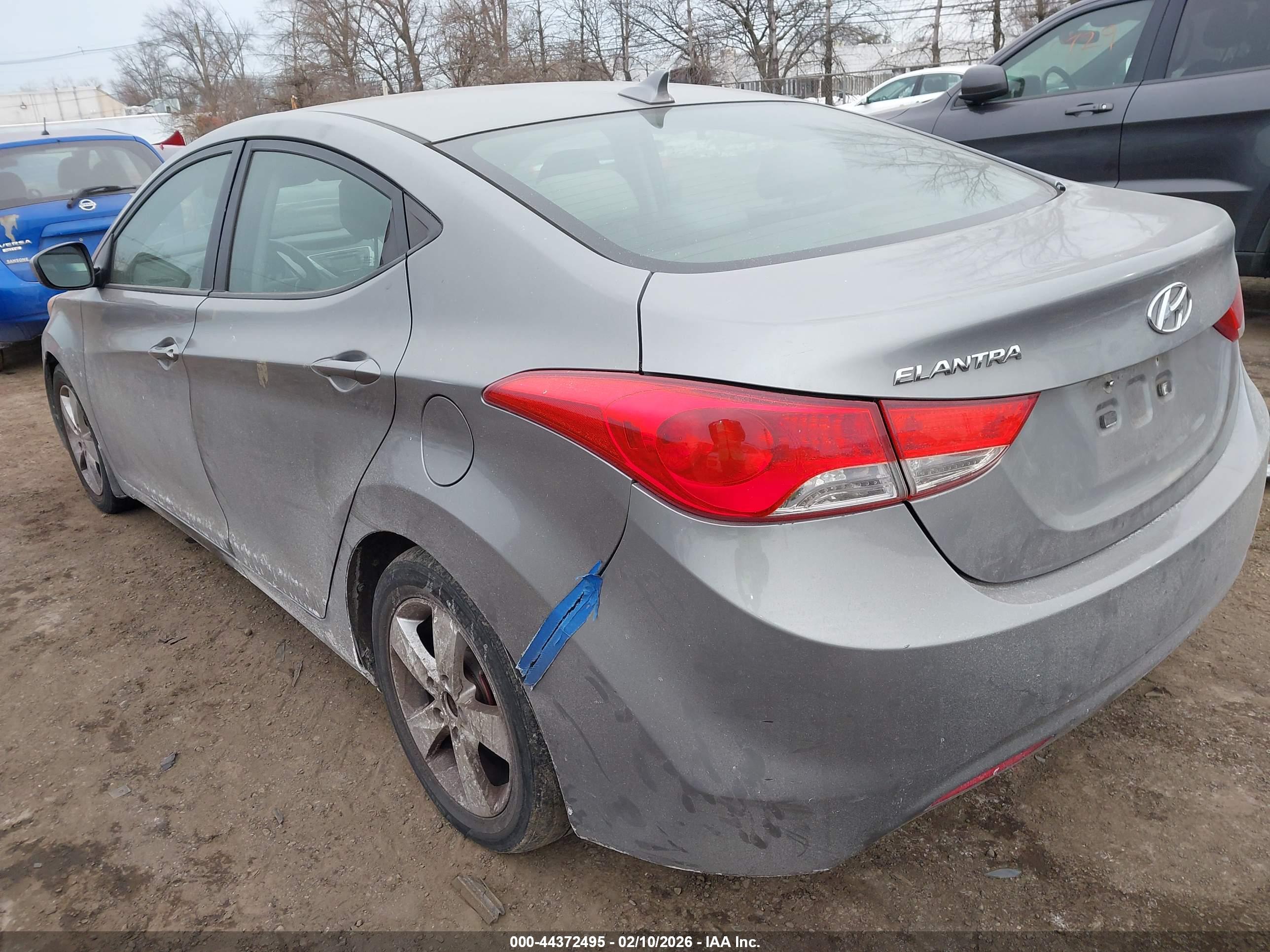 HYUNDAI ELANTRA image 3