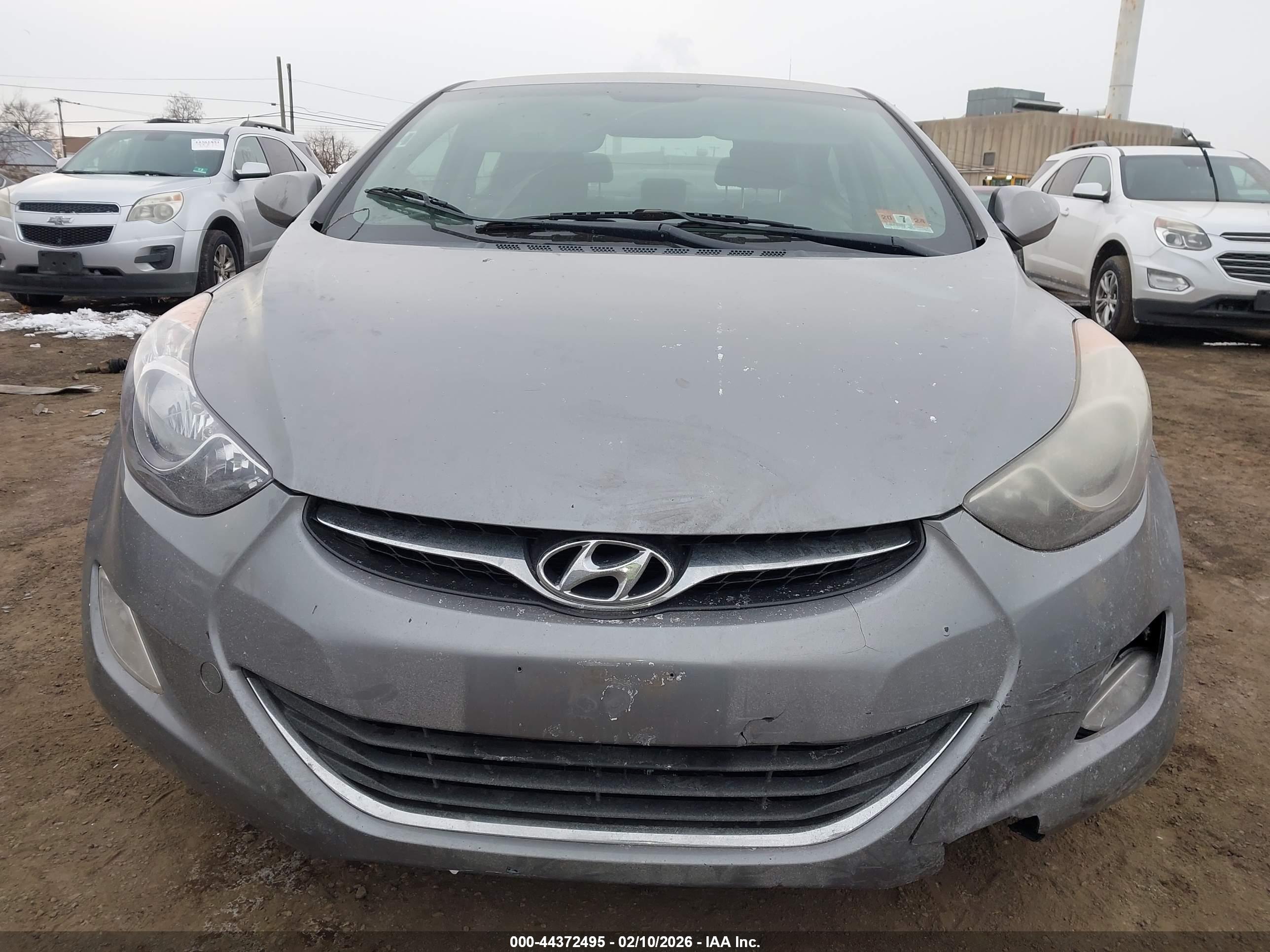 HYUNDAI ELANTRA image 6