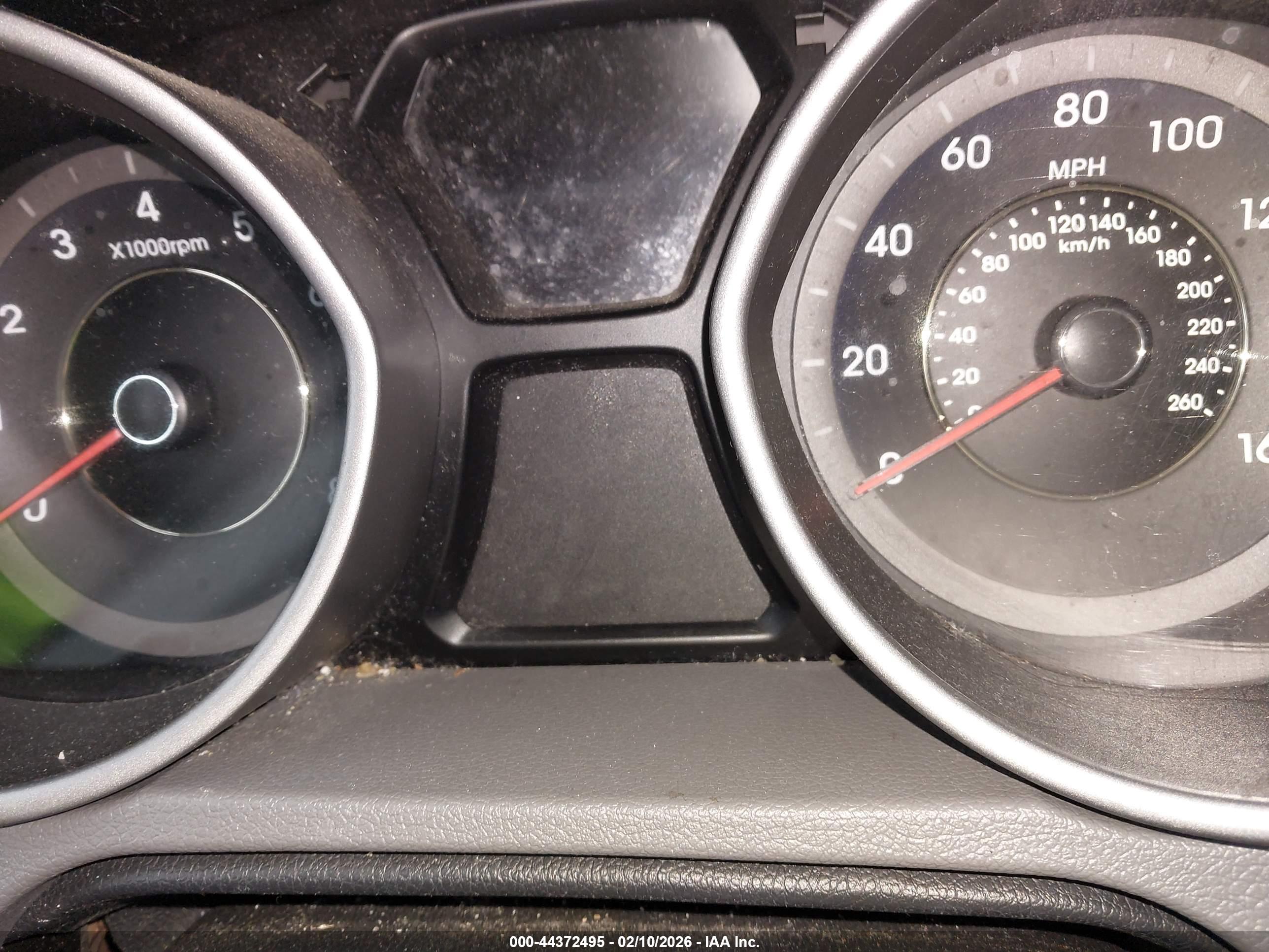 HYUNDAI ELANTRA image 7
