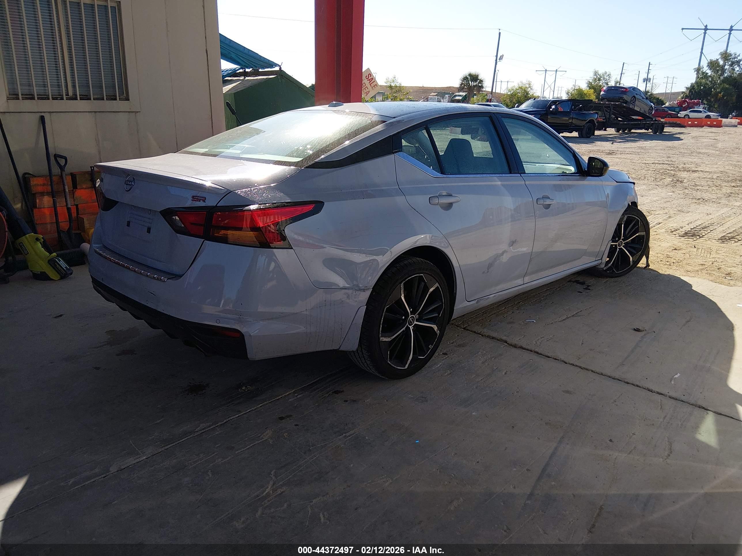 NISSAN ALTIMA image 4