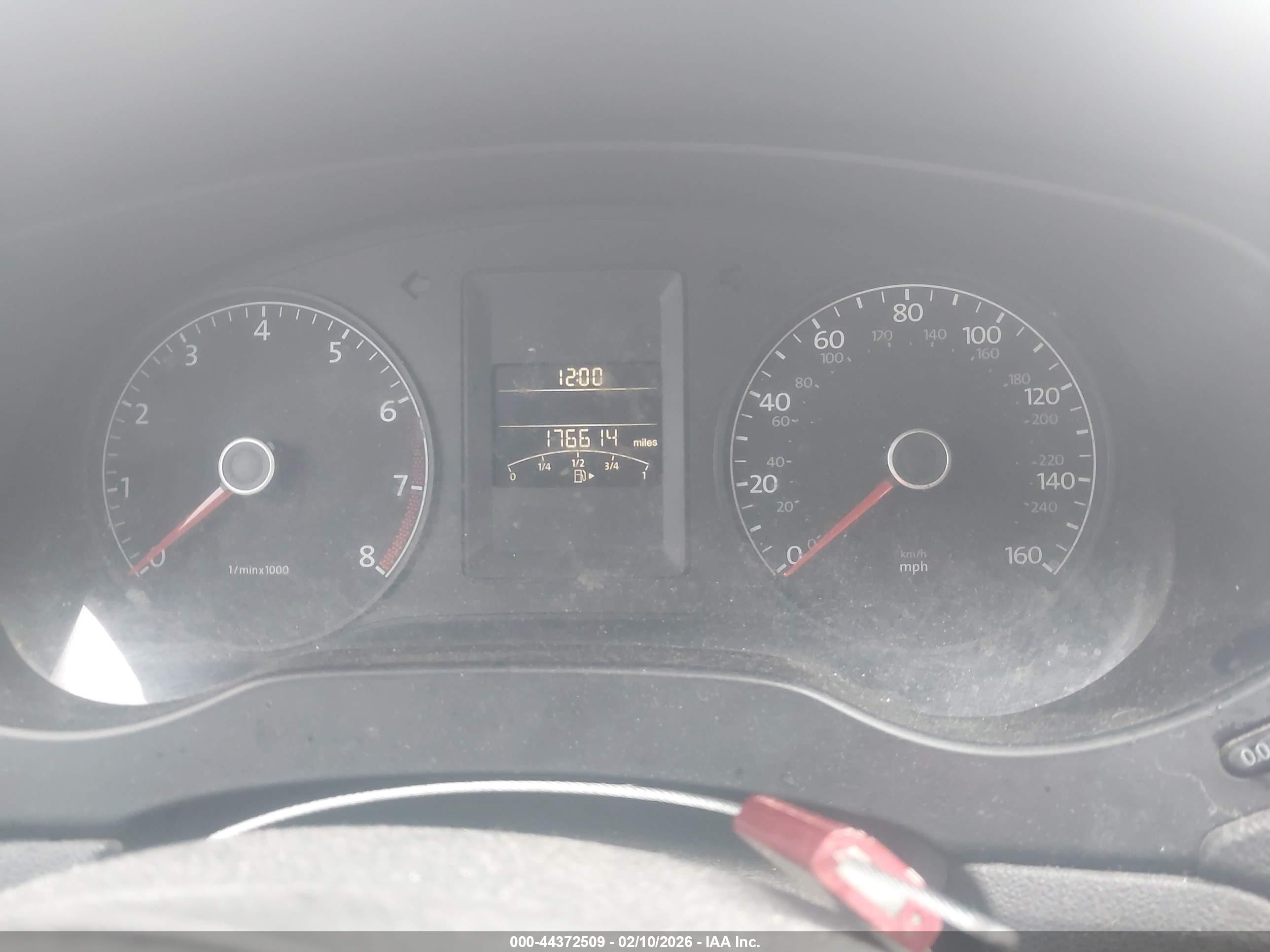 VOLKSWAGEN JETTA image 7