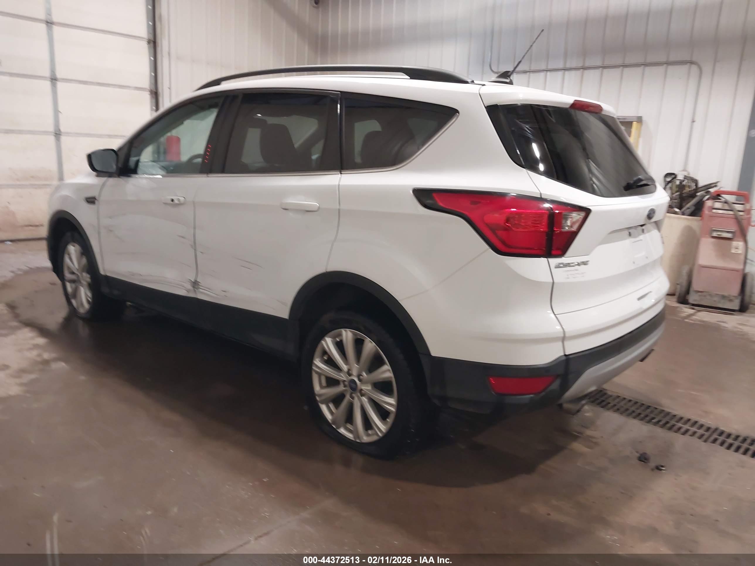 FORD ESCAPE image 3