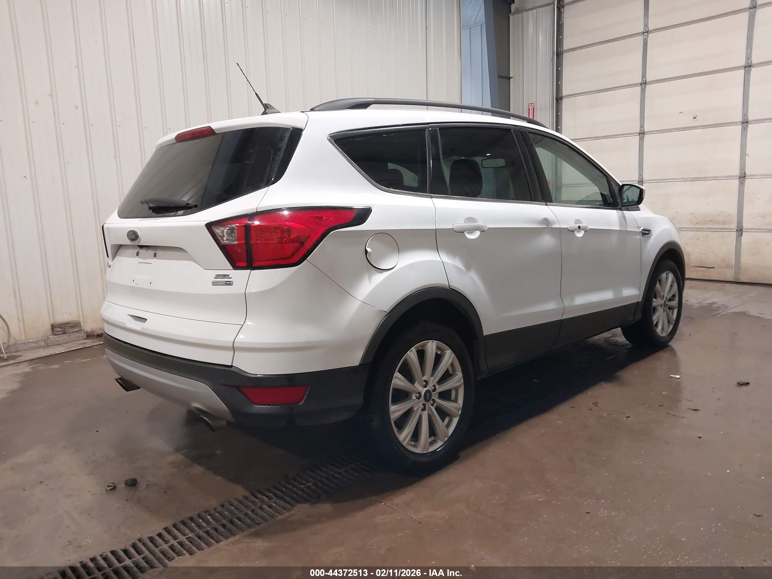 FORD ESCAPE image 4