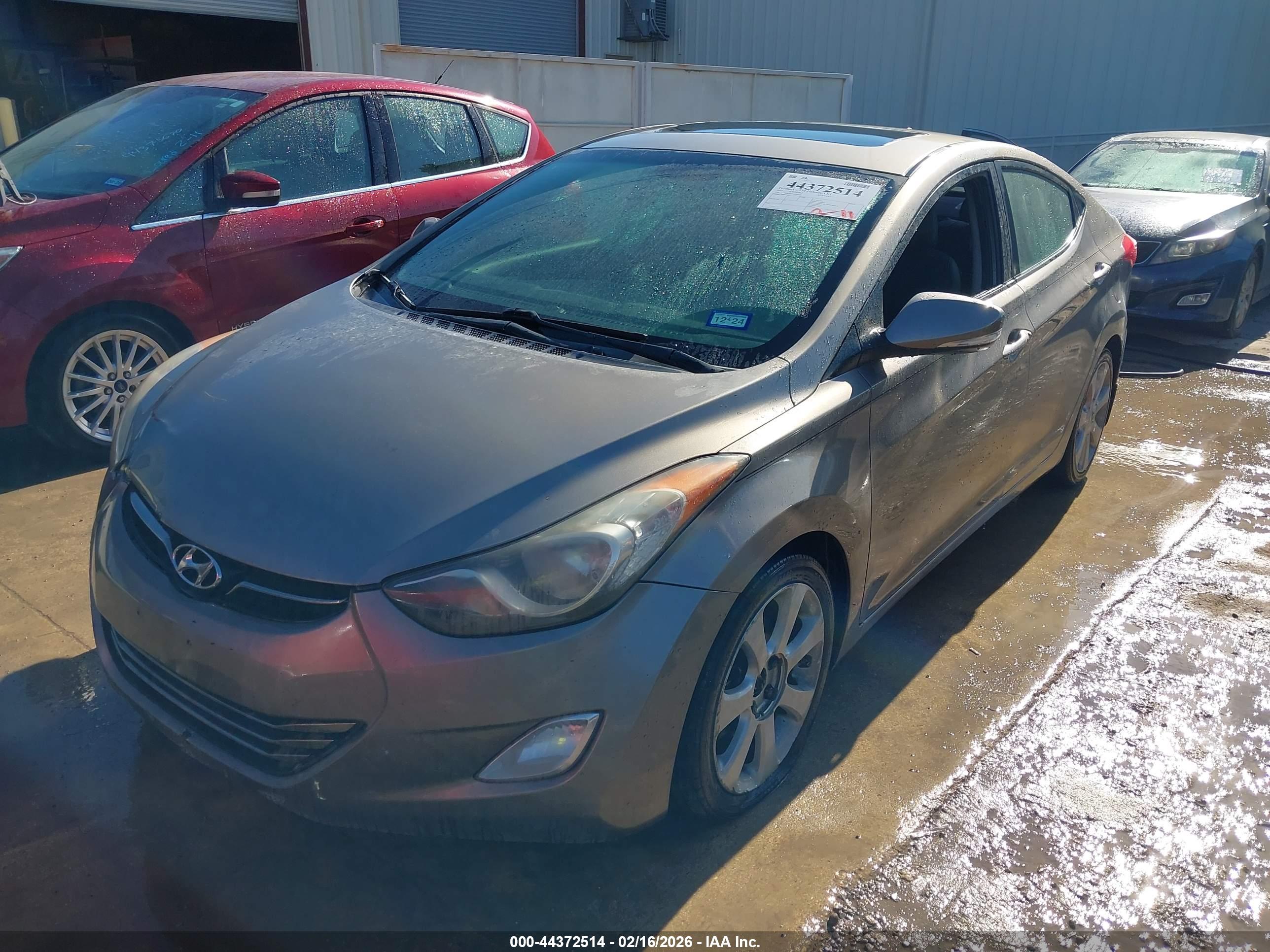 HYUNDAI ELANTRA image 6