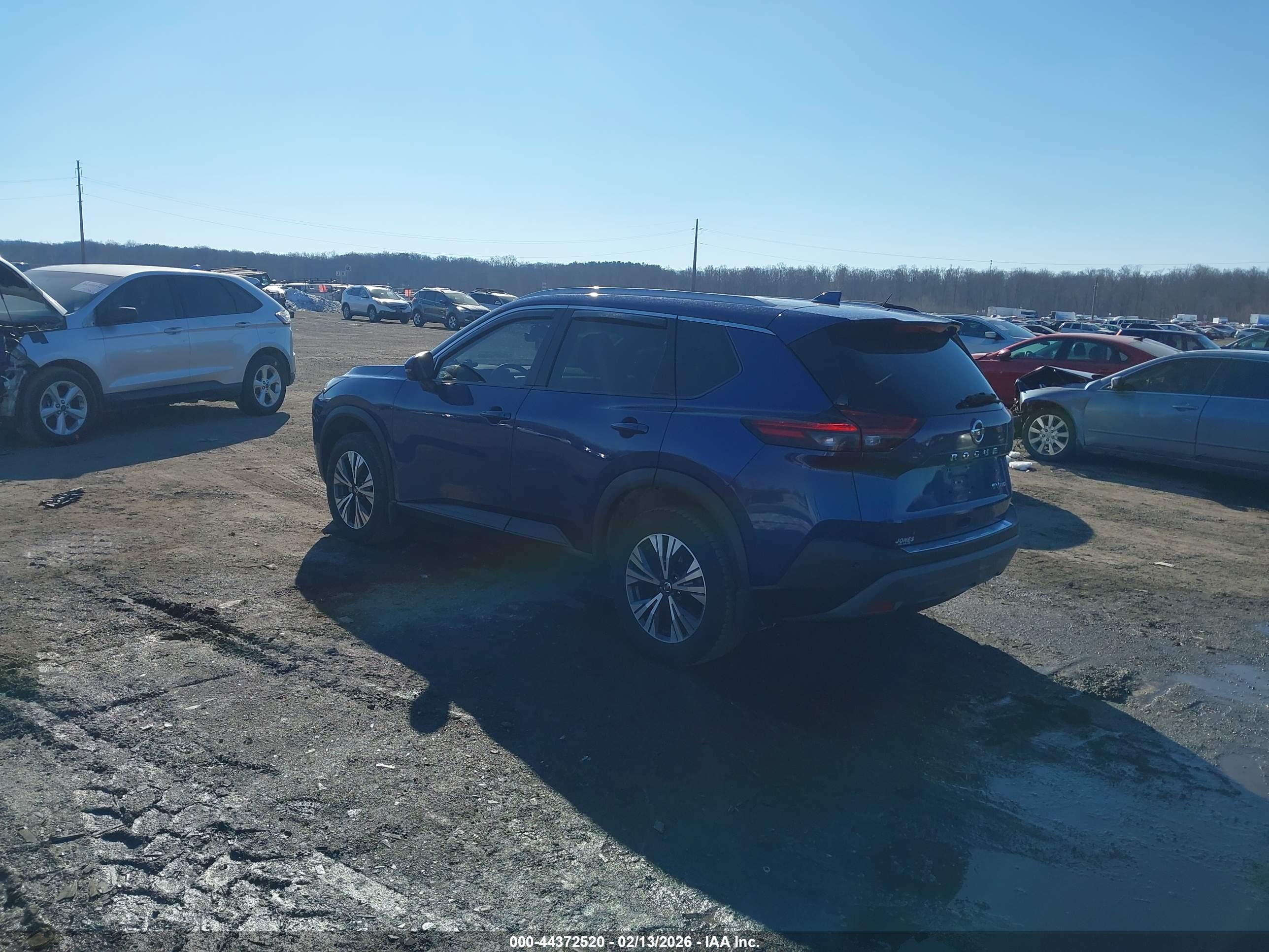 NISSAN ROGUE image 3