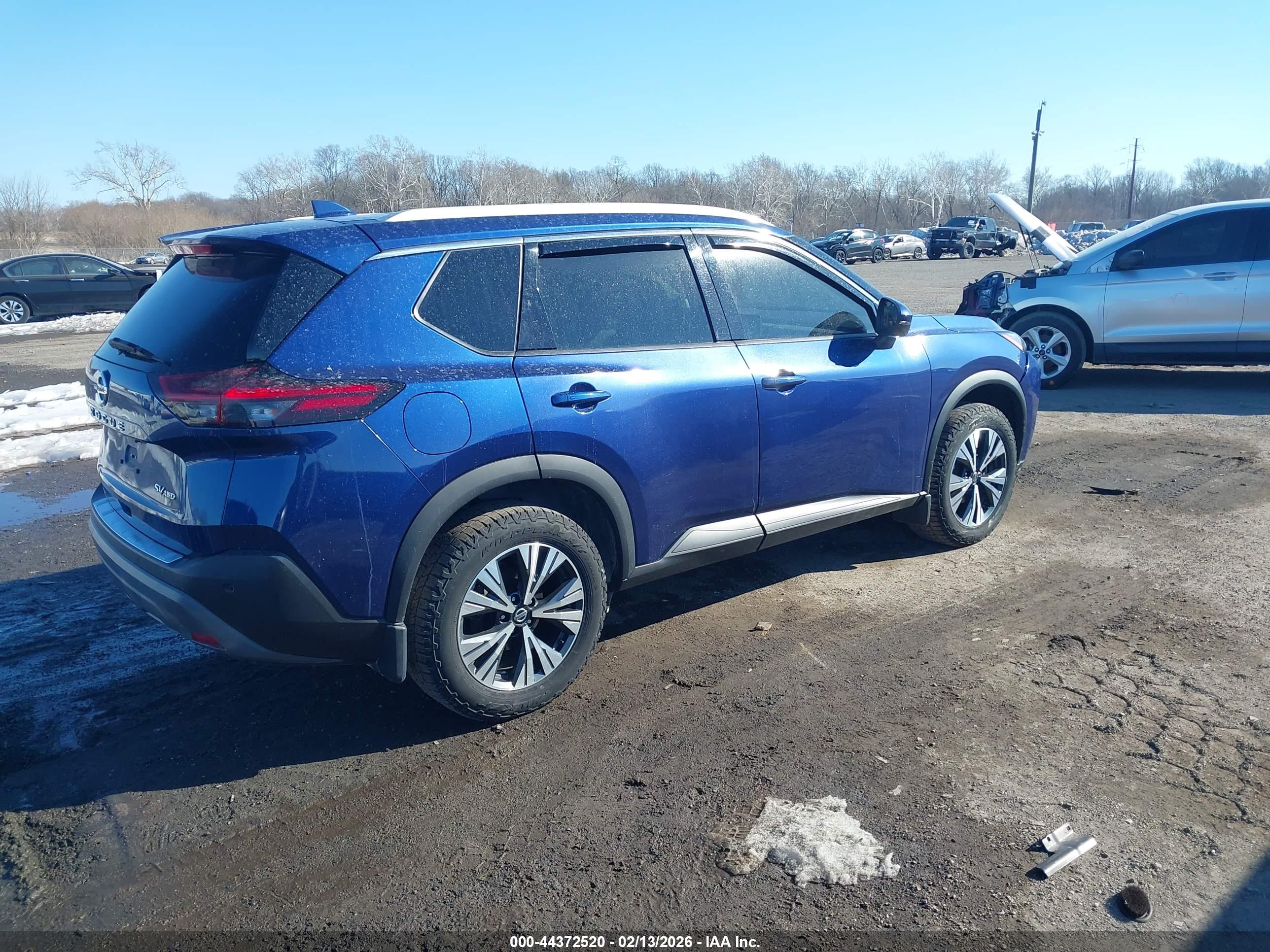 NISSAN ROGUE image 4