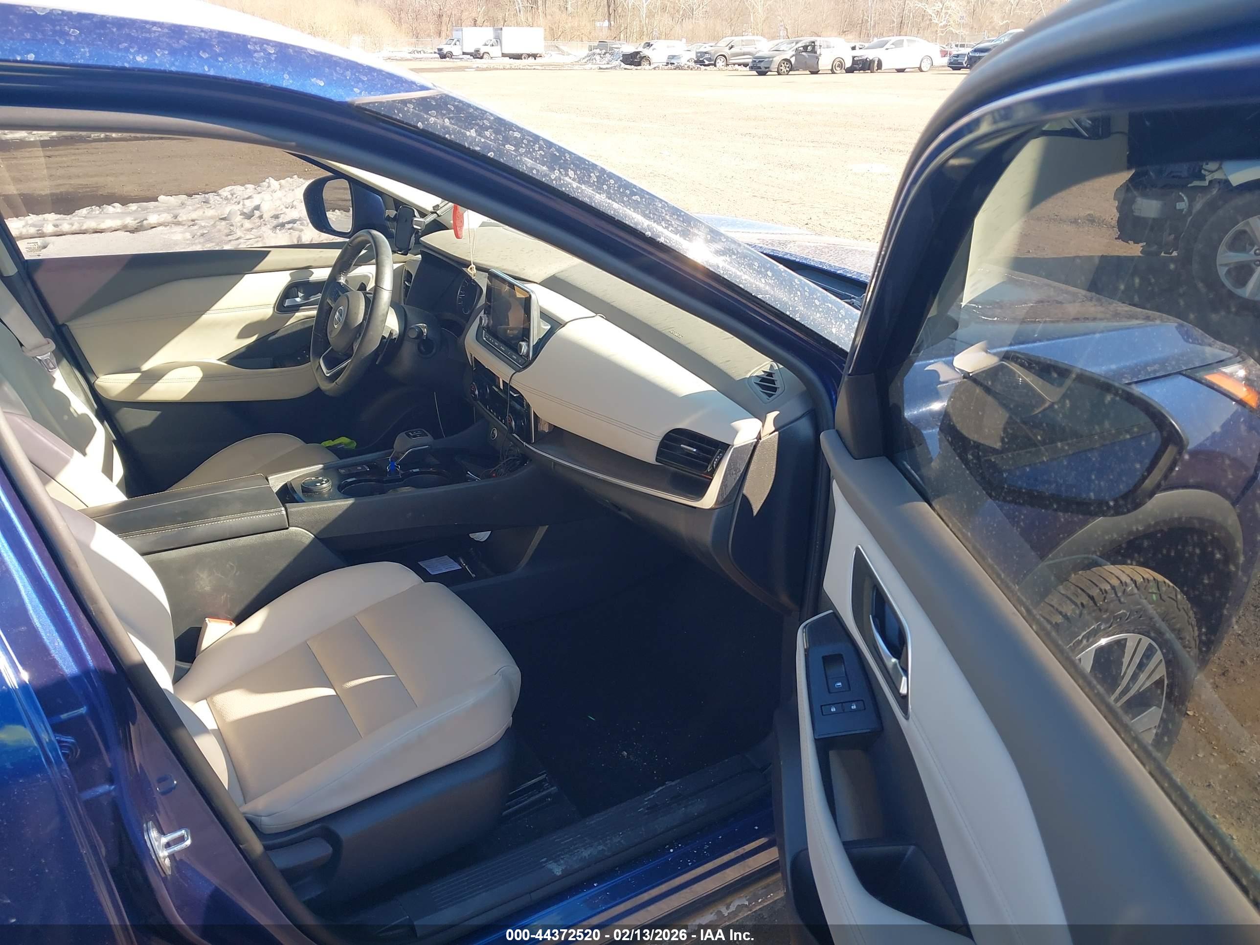 NISSAN ROGUE image 5